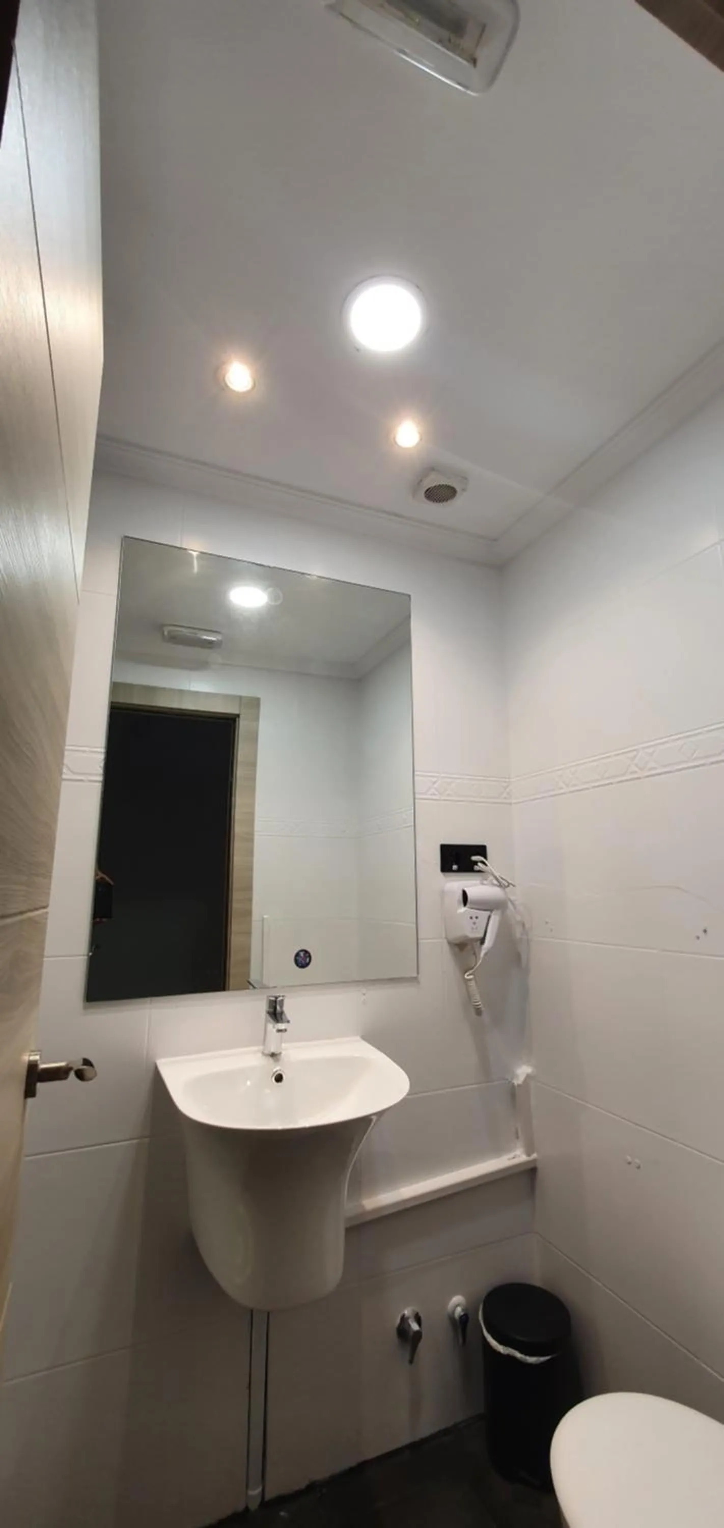 Toilet in CH Otello Rooms I - Madrid