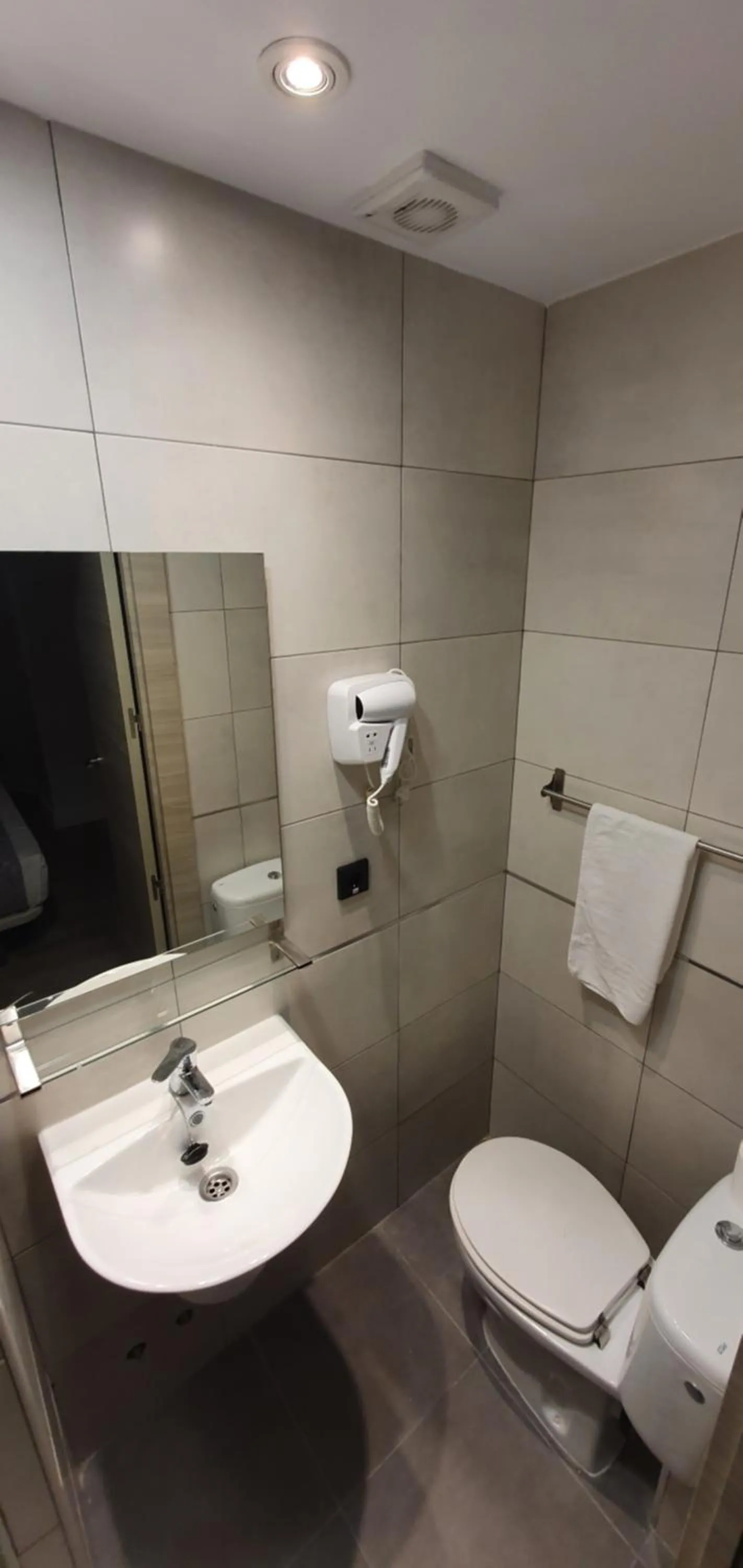 Toilet in CH Otello Rooms I - Madrid