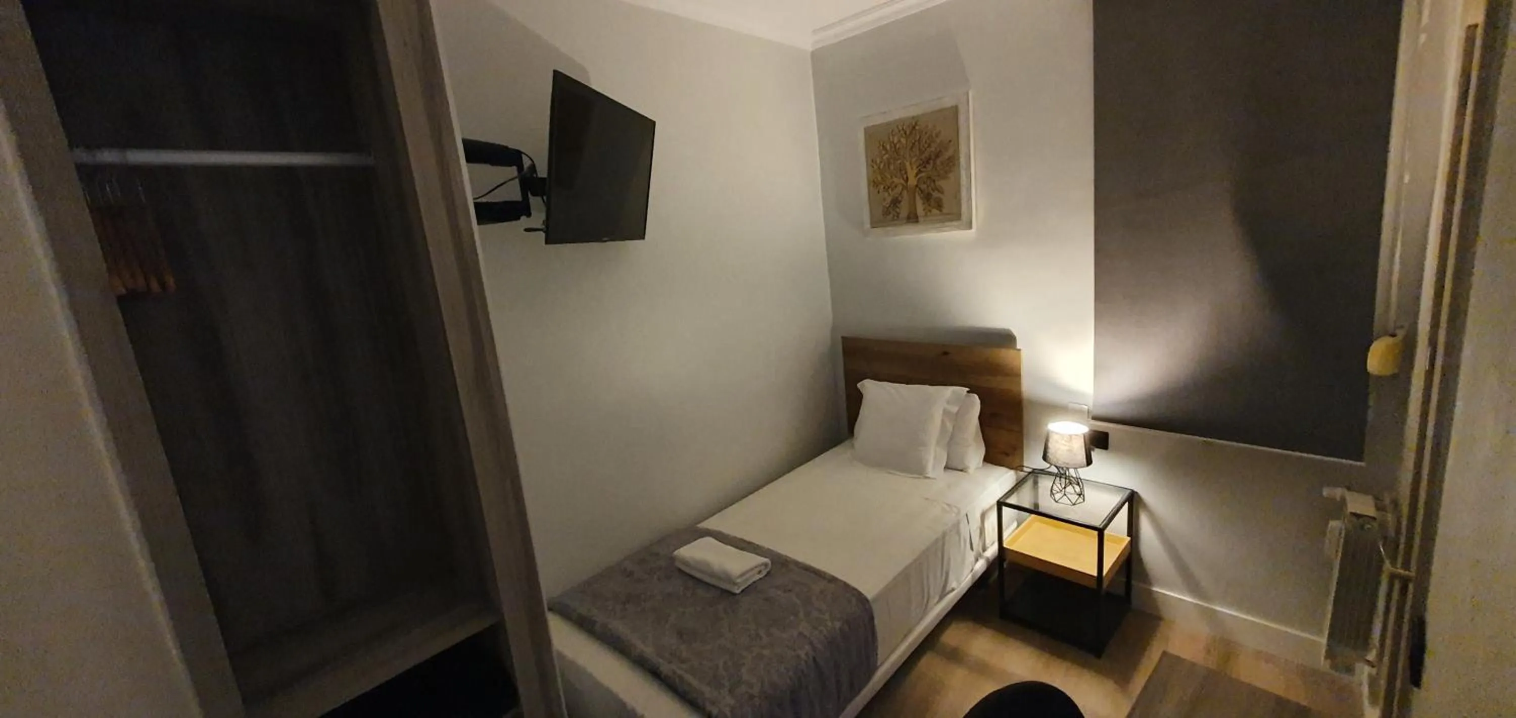 Bed in CH Otello Rooms I - Madrid