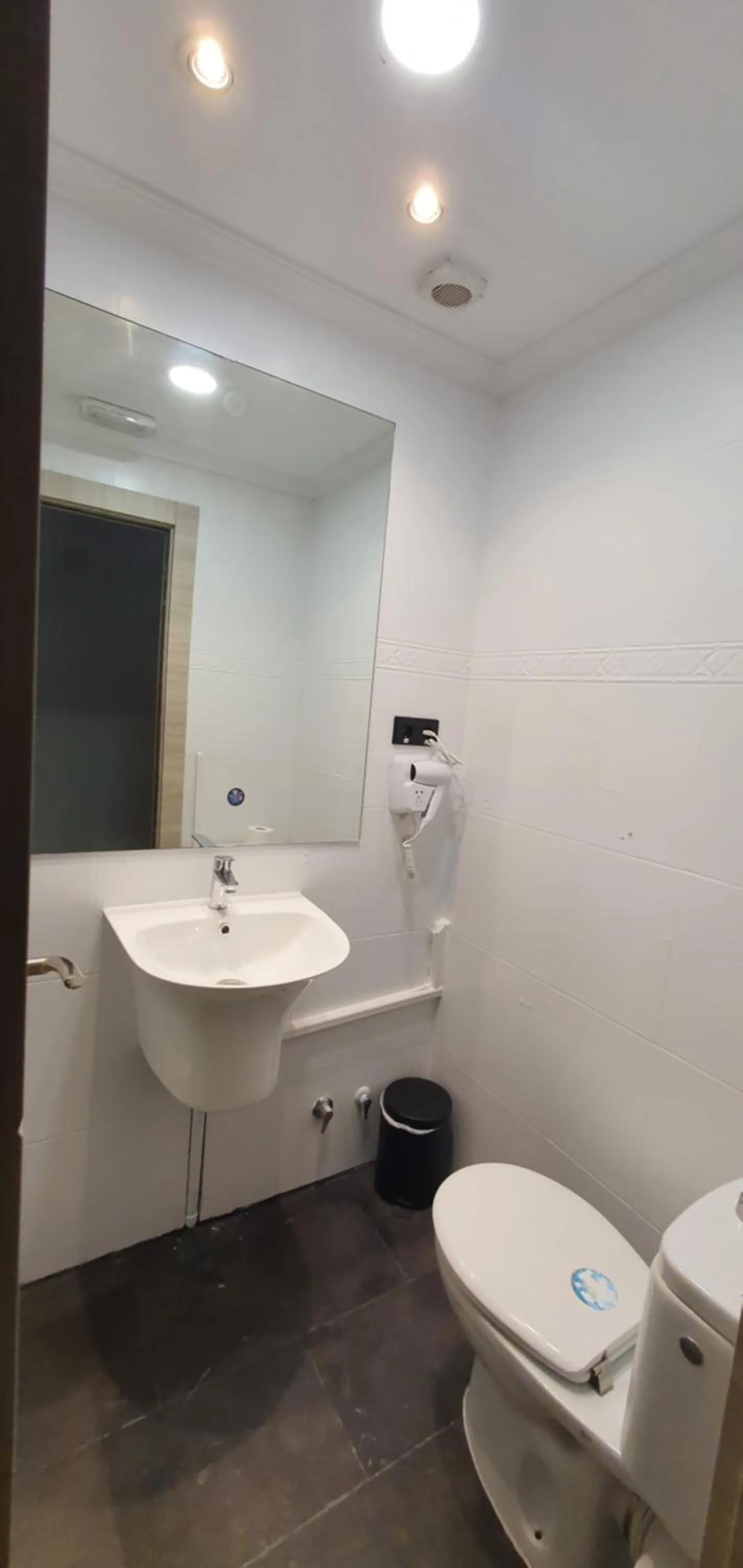 Toilet in CH Otello Rooms I - Madrid