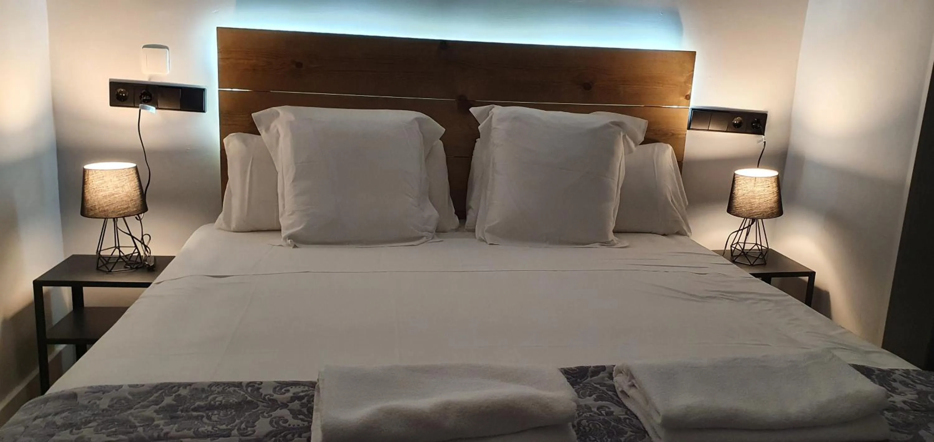 Bed in CH Otello Rooms I - Madrid