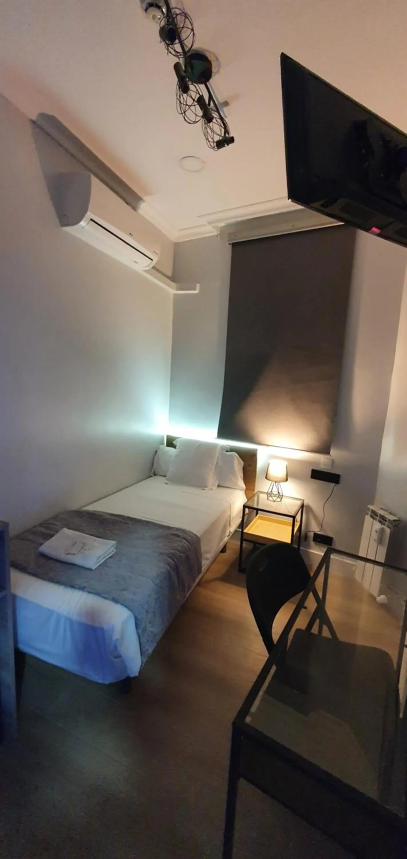 Bed in CH Otello Rooms I - Madrid