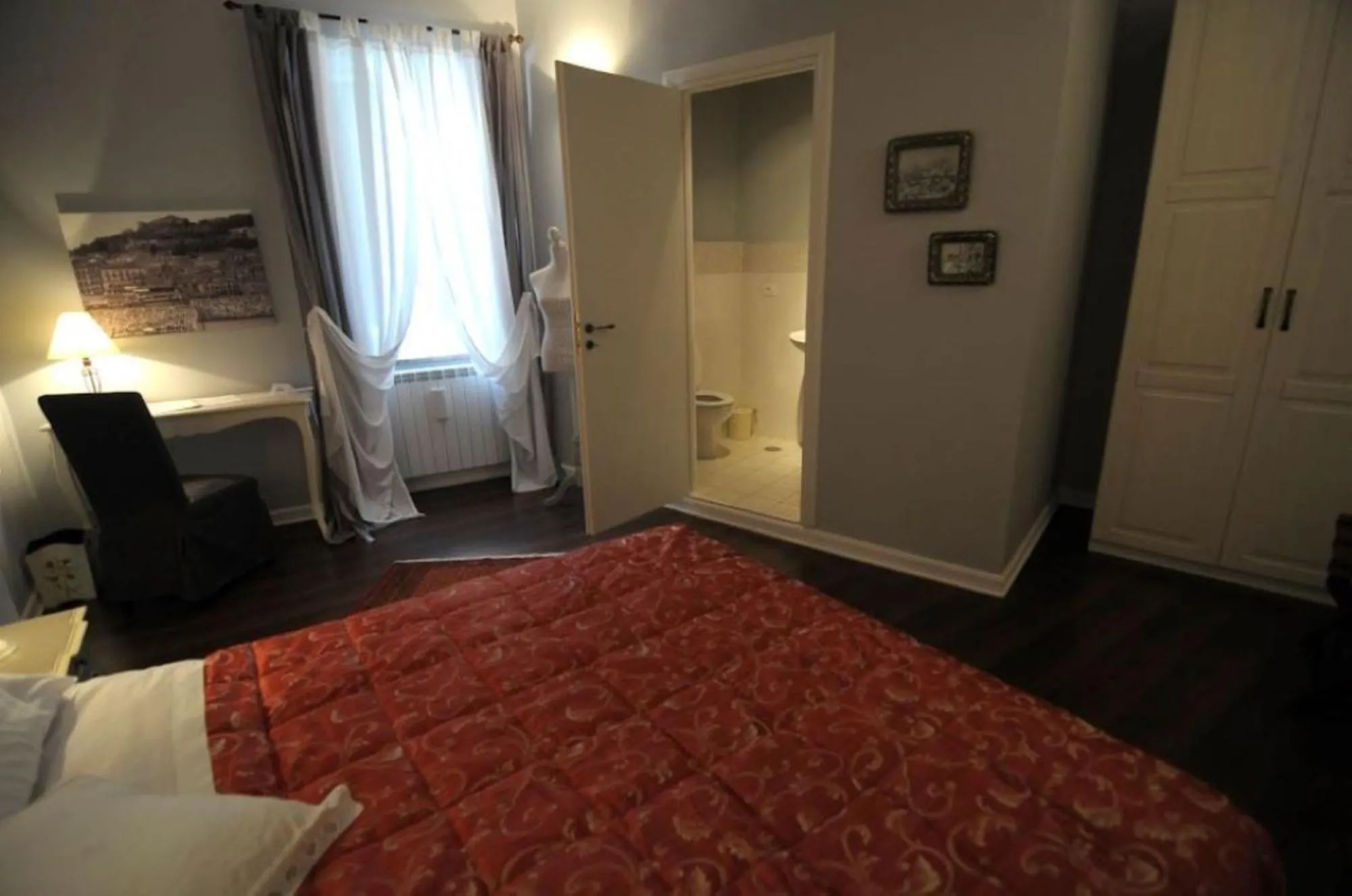 Bed in Apartment Via dell'Astrologo