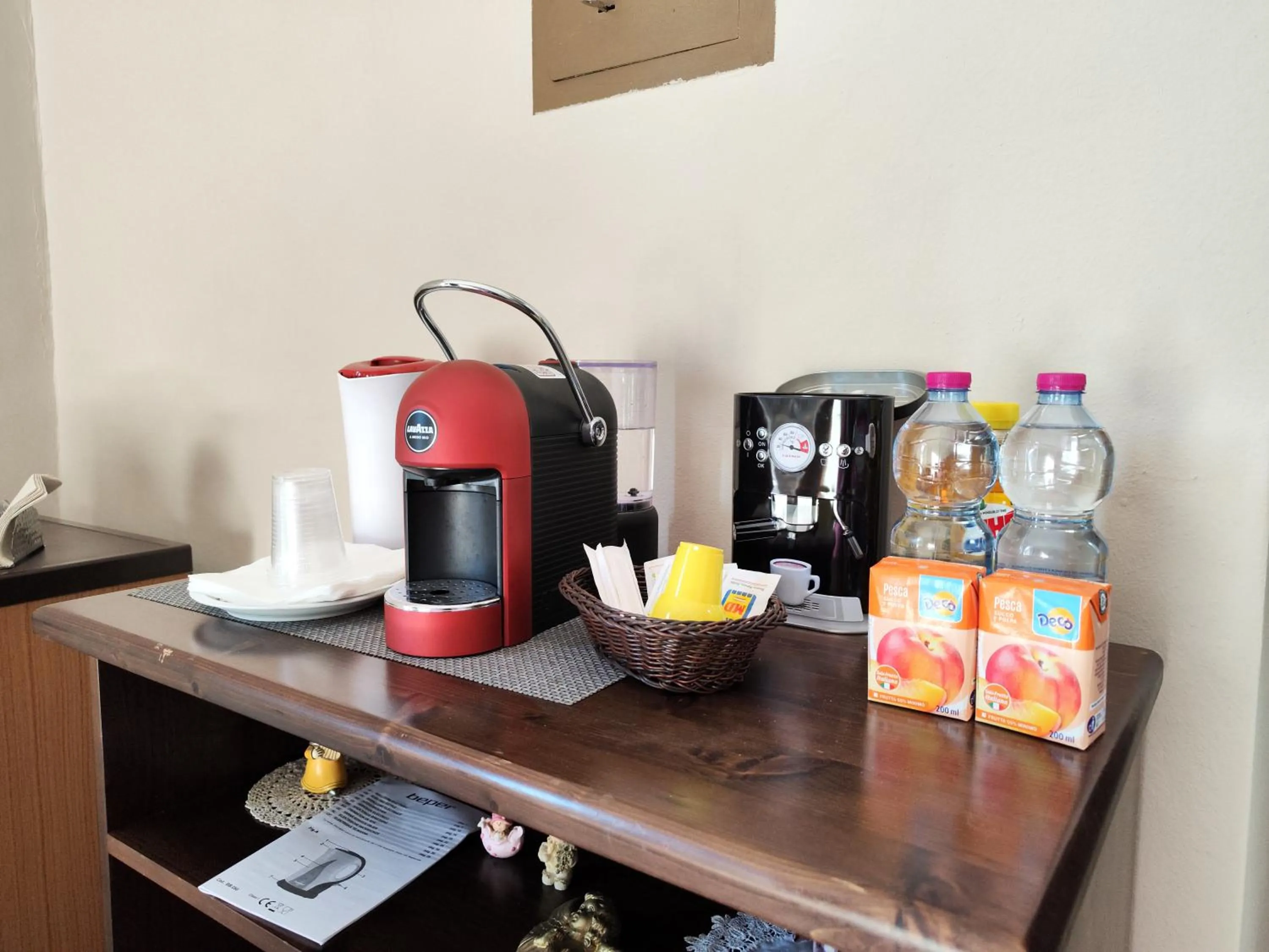 Coffee/tea facilities in Le Grotte