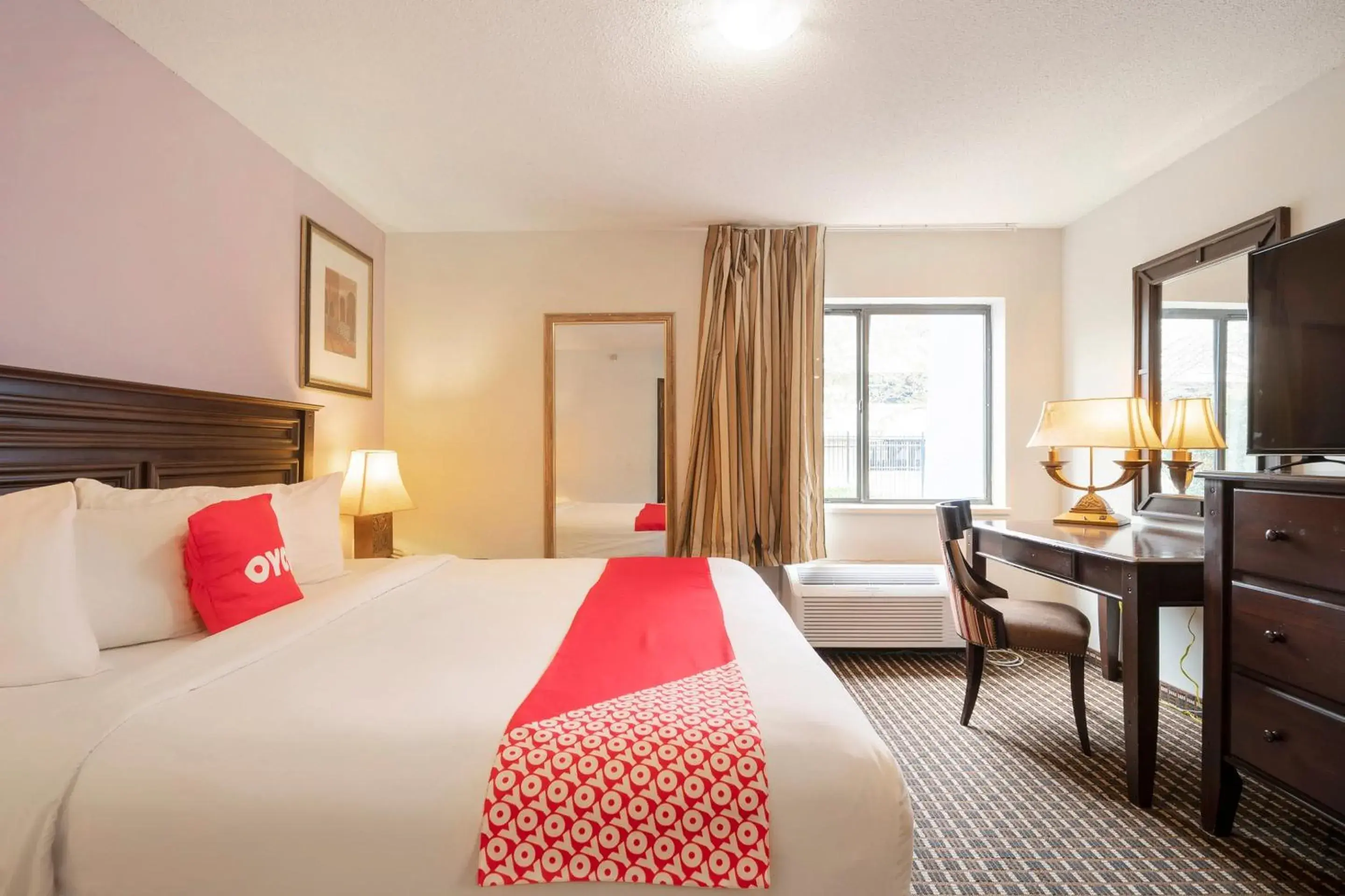 Junior Suite in OYO Townhouse Houston Airport North Junior Suite in OYO Townhouse Houston Airport North