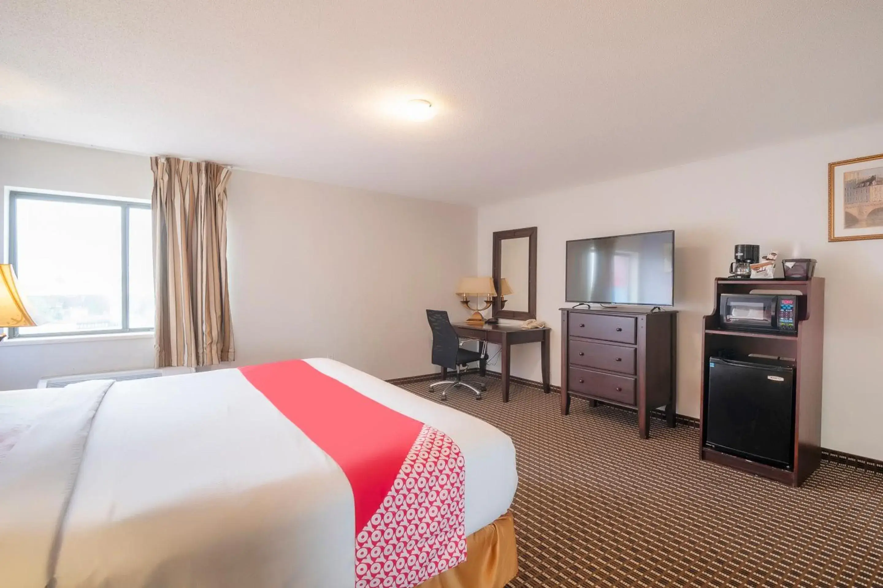 Bedroom, Bed in OYO Townhouse Houston Airport North Bedroom, Bed in OYO Townhouse Houston Airport North