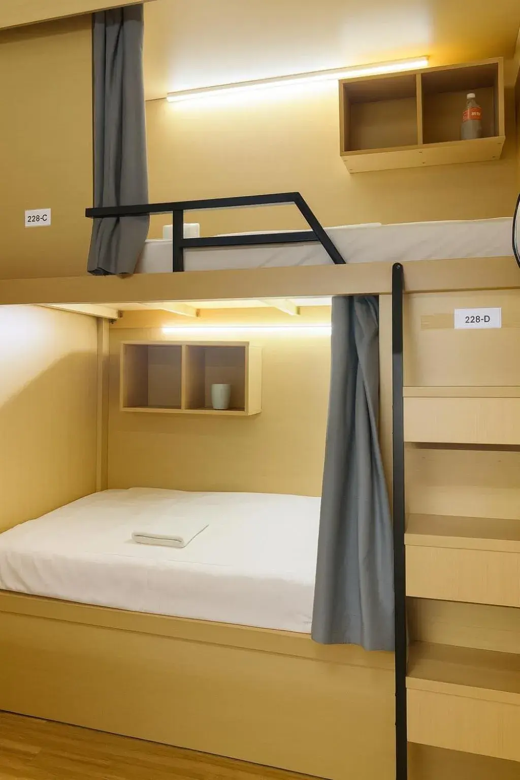 Single Capsule in 4-Bed Female No Window Room in A Hotel Joo Chiat Single Capsule in 4-Bed Female No Window Room in A Hotel Joo Chiat