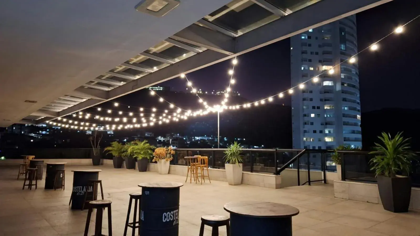 Property building in Trade Hotel Property building in Trade Hotel