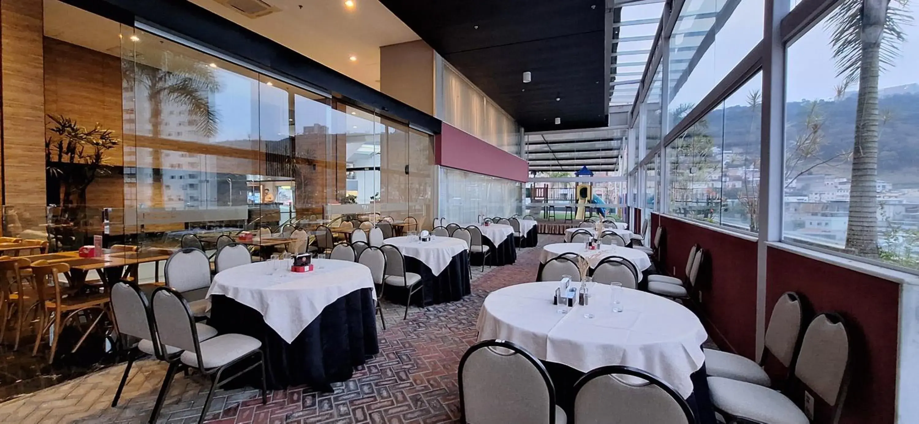 Restaurant/places to eat in Trade Hotel Restaurant/places to eat in Trade Hotel