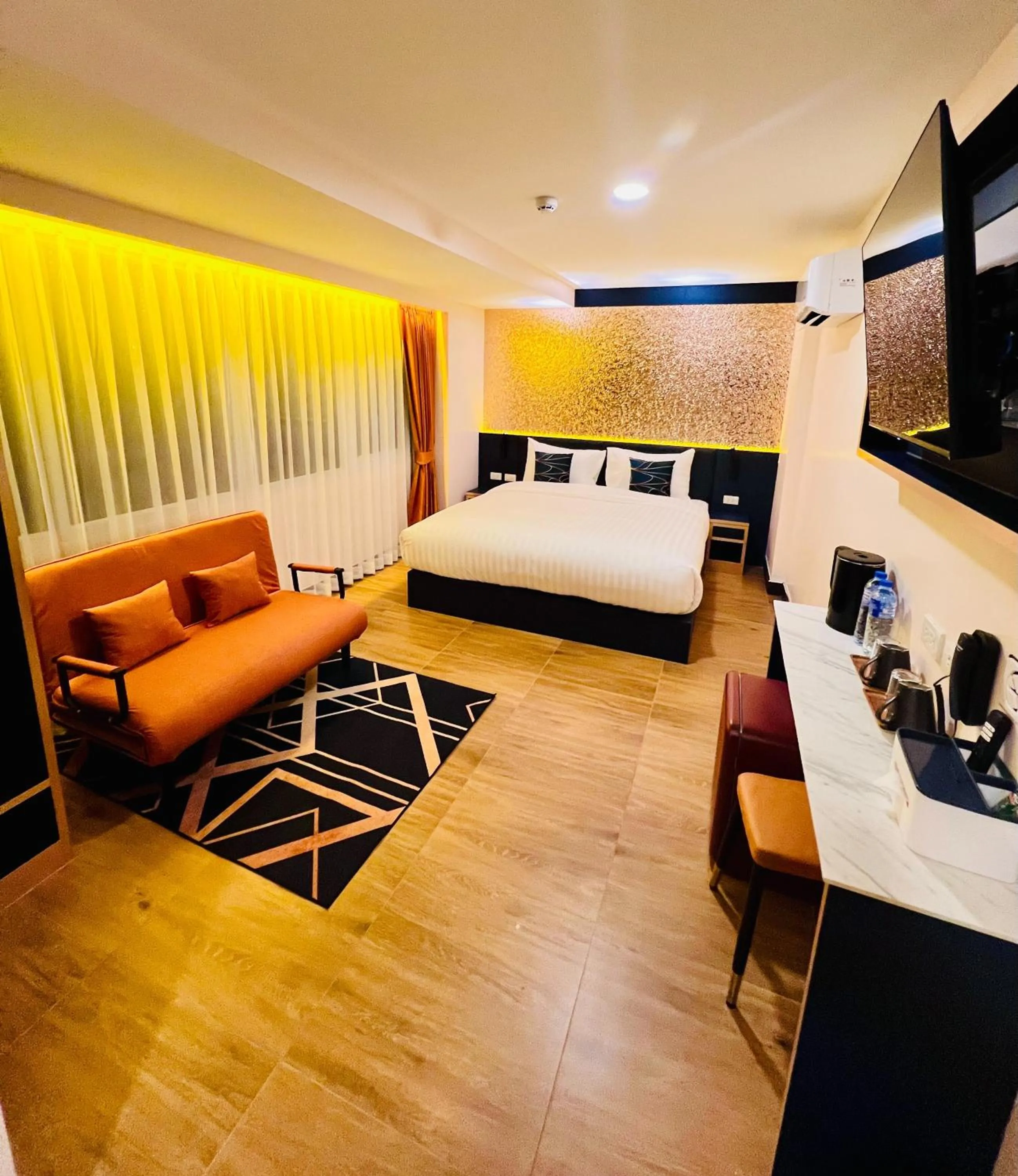 Bedroom, Bed in Emiri Hotel - Nana Bangkok