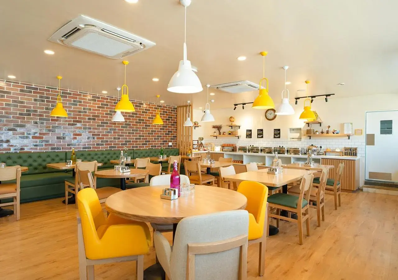 Restaurant/places to eat in Bloom Hotel - Jayanagar Restaurant/places to eat in Bloom Hotel - Jayanagar