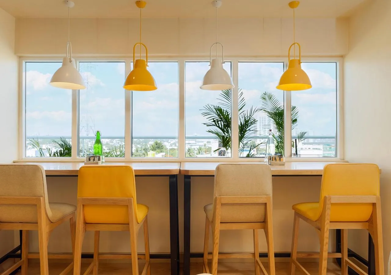 Restaurant/places to eat in Bloom Hotel - Jayanagar