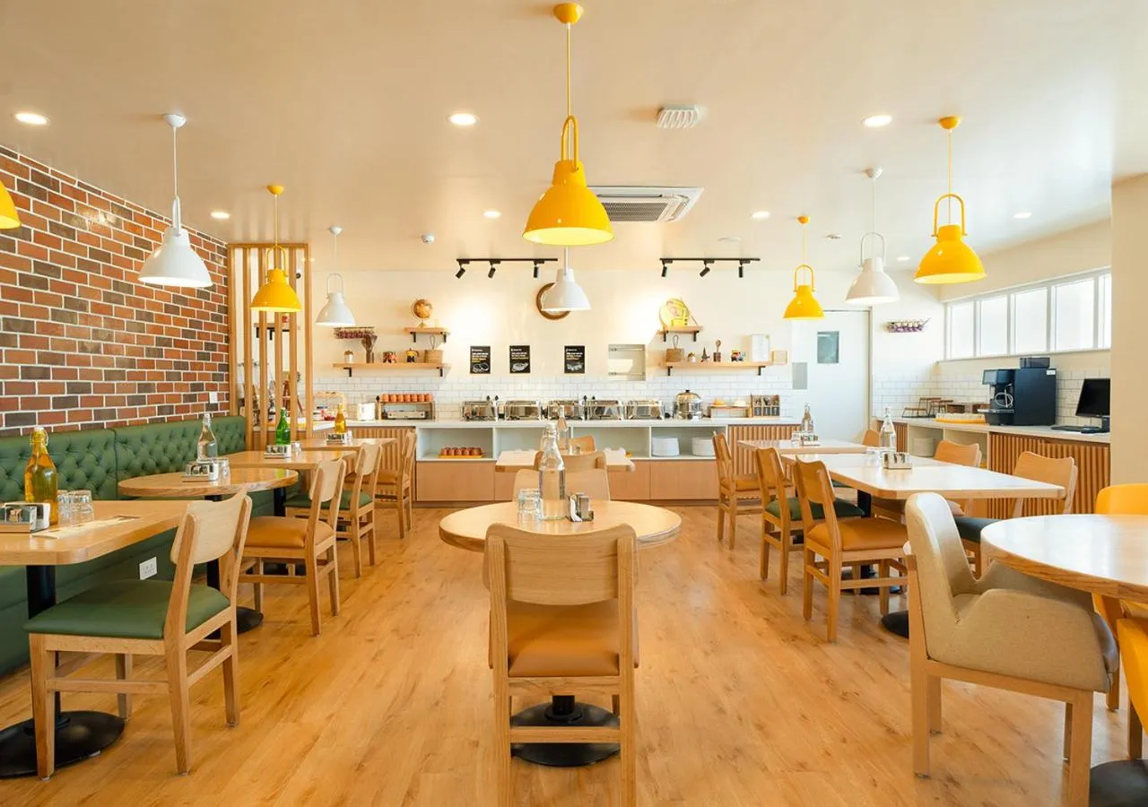 Restaurant/places to eat in Bloom Hotel - Jayanagar