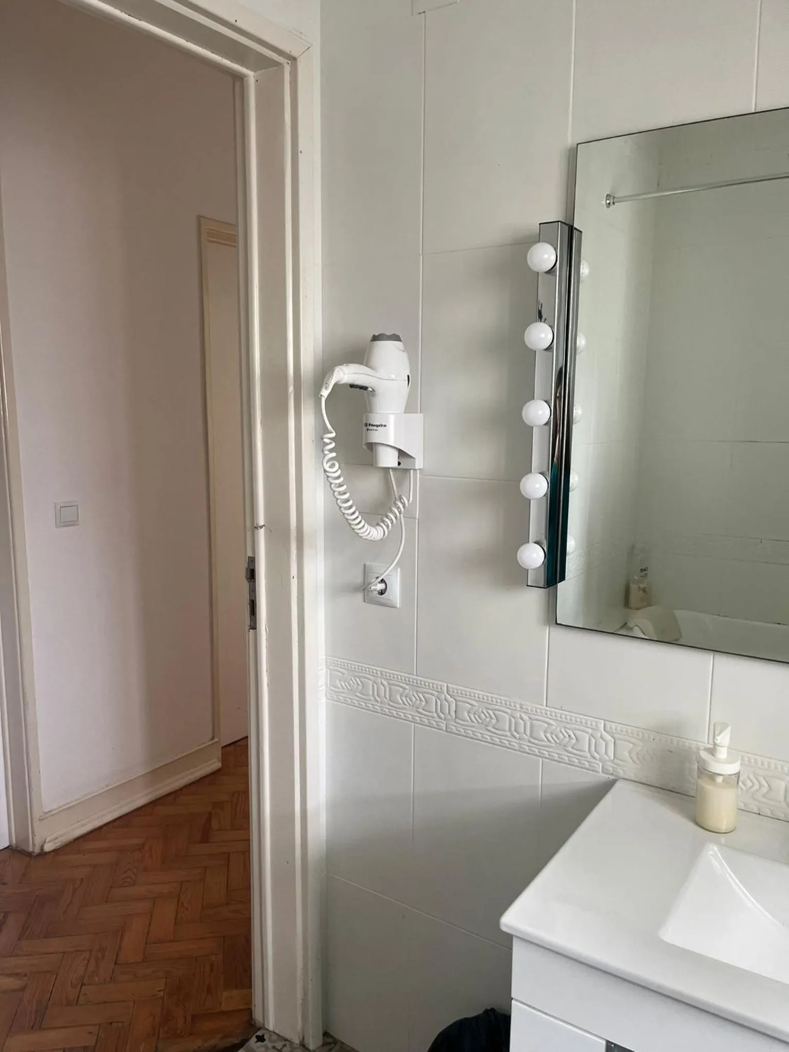 Bathroom in Alvalade II Airport Guest House