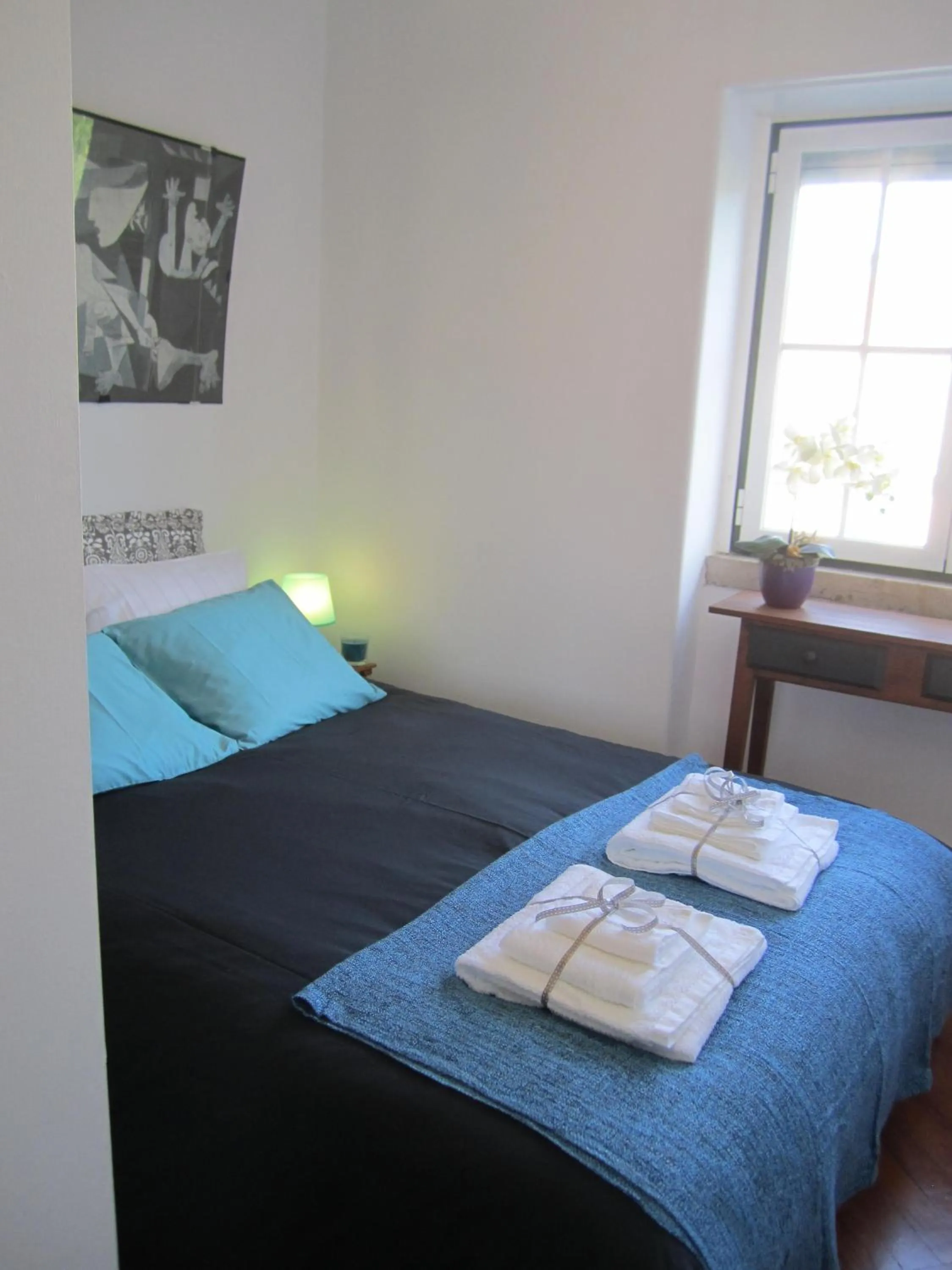 Bed in Alvalade II Airport Guest House