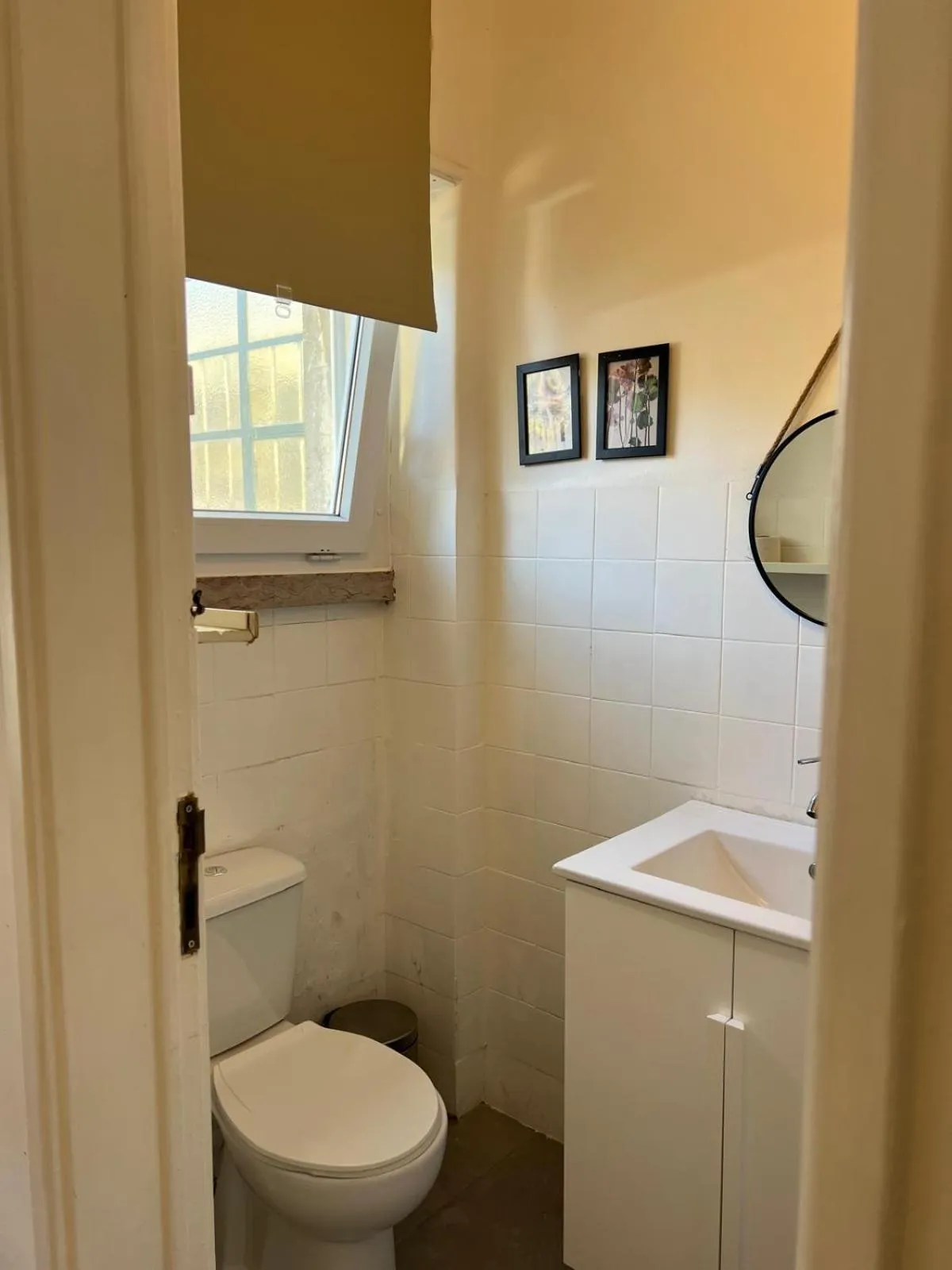 Bathroom in Alvalade II Airport Guest House