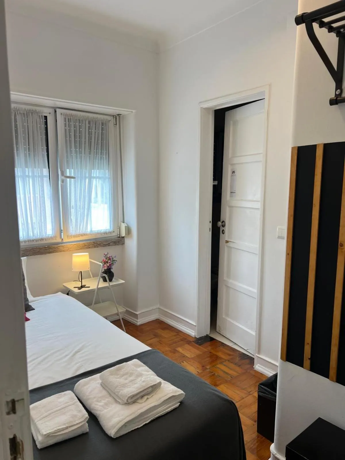 Bed in Alvalade II Airport Guest House