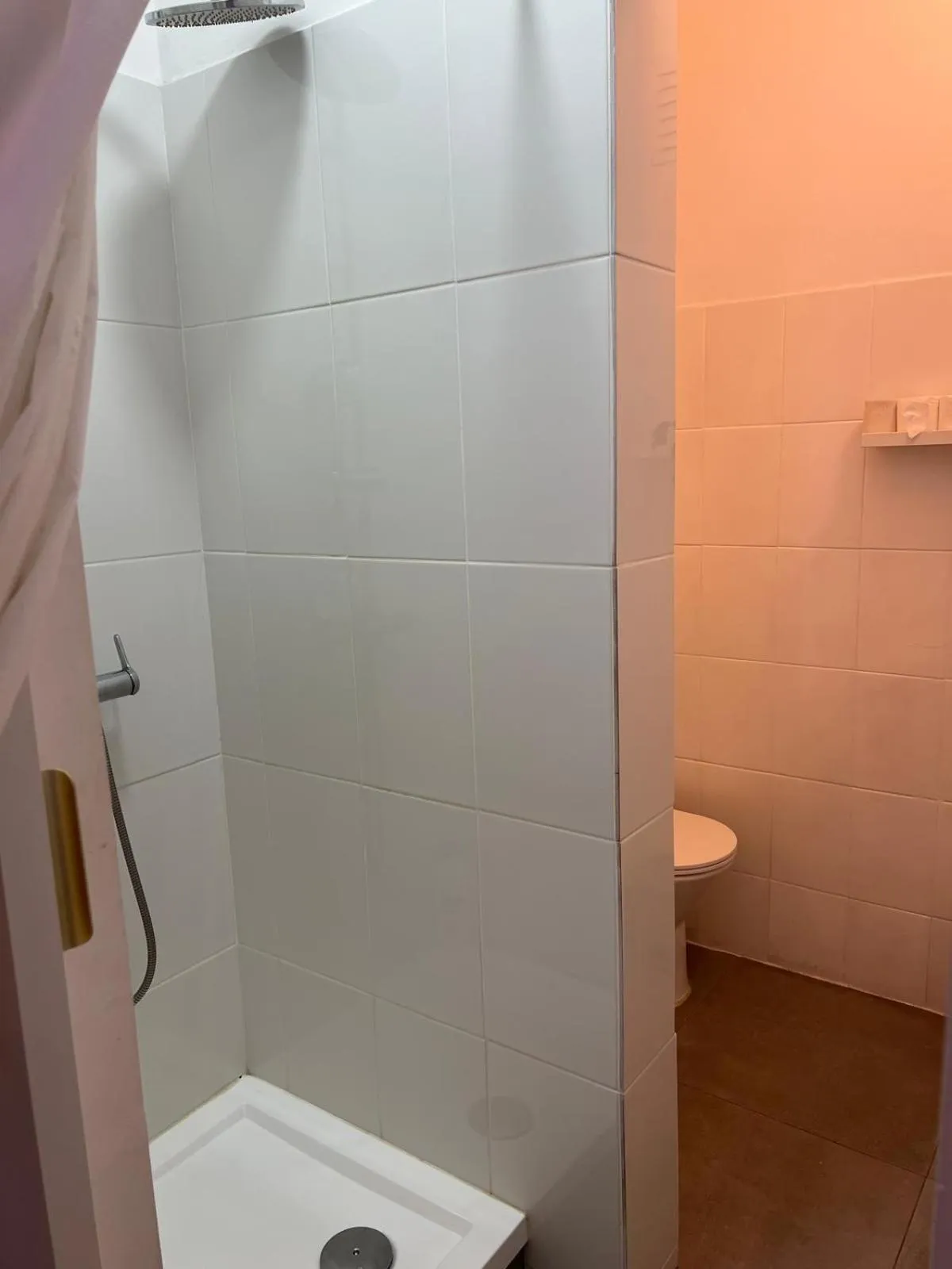 Bathroom in Alvalade II Airport Guest House