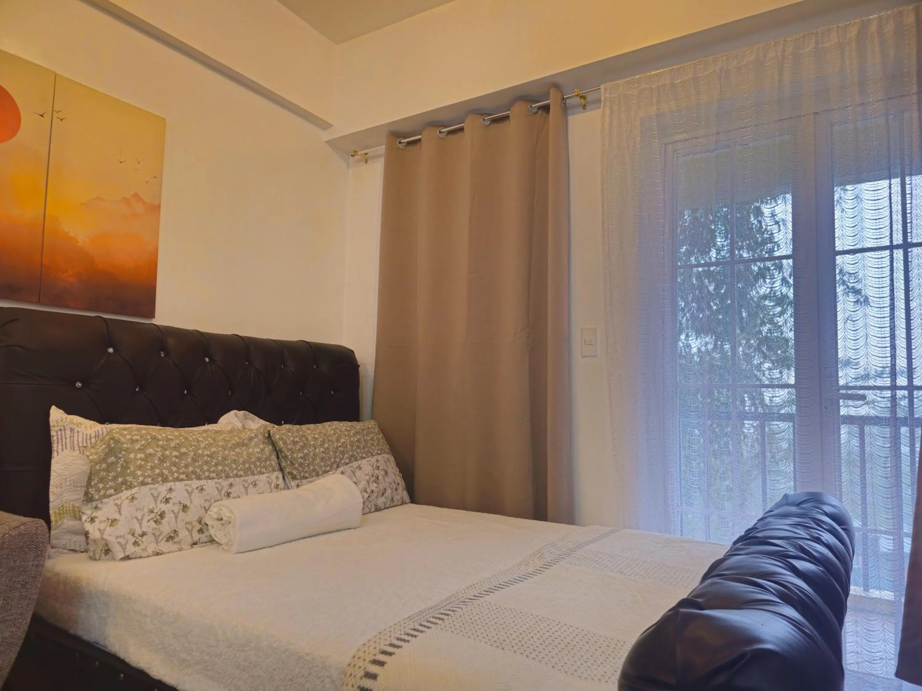Bed in V Cozy Unit