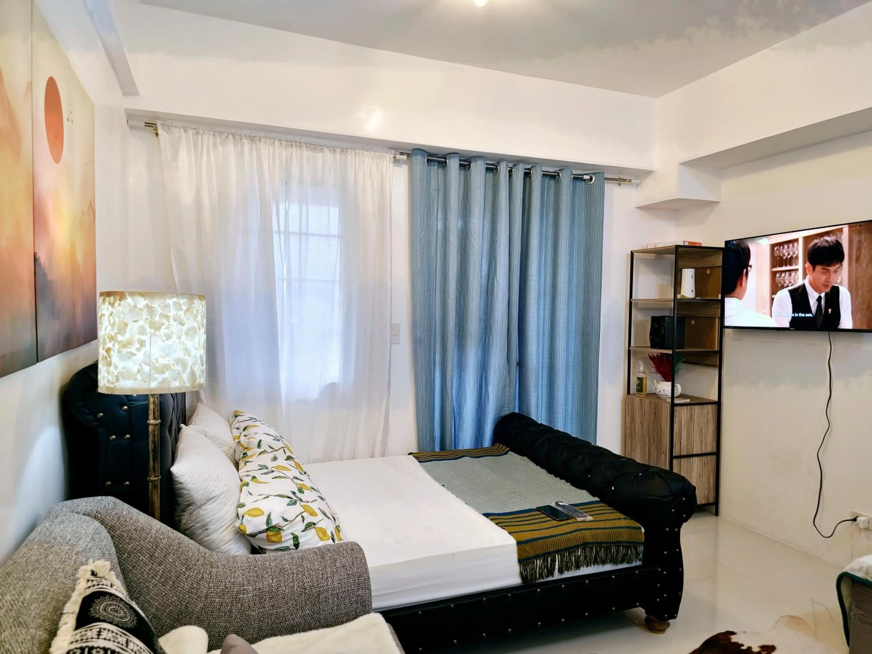 Communal lounge/ TV room, Bed in V Cozy Unit