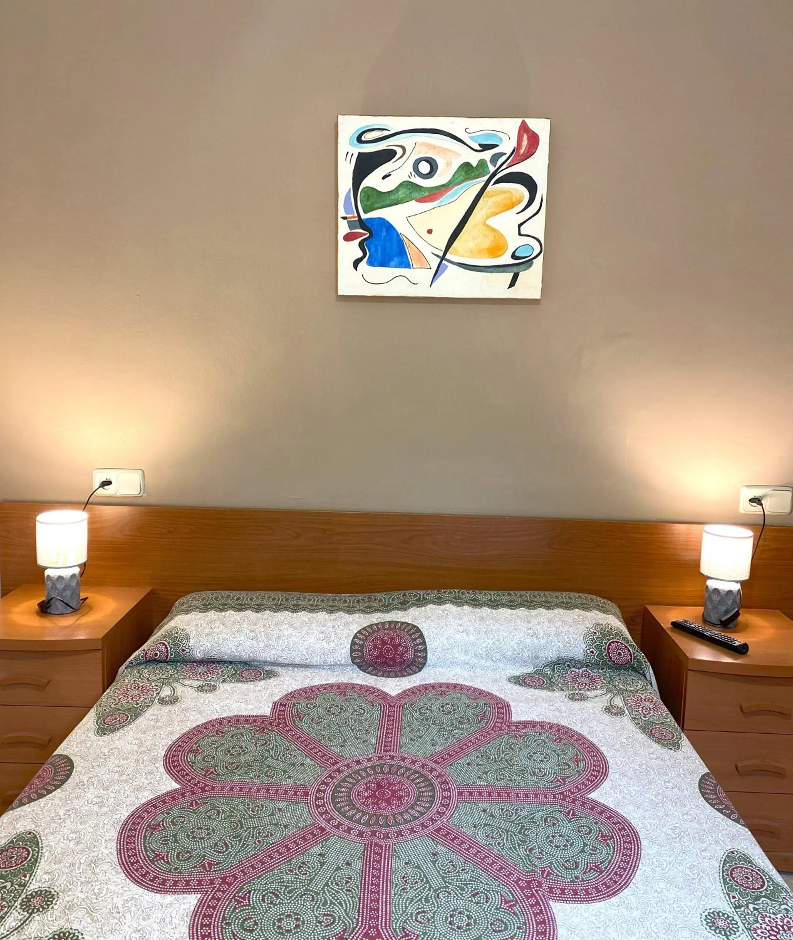 Bed in Hostal Lleida