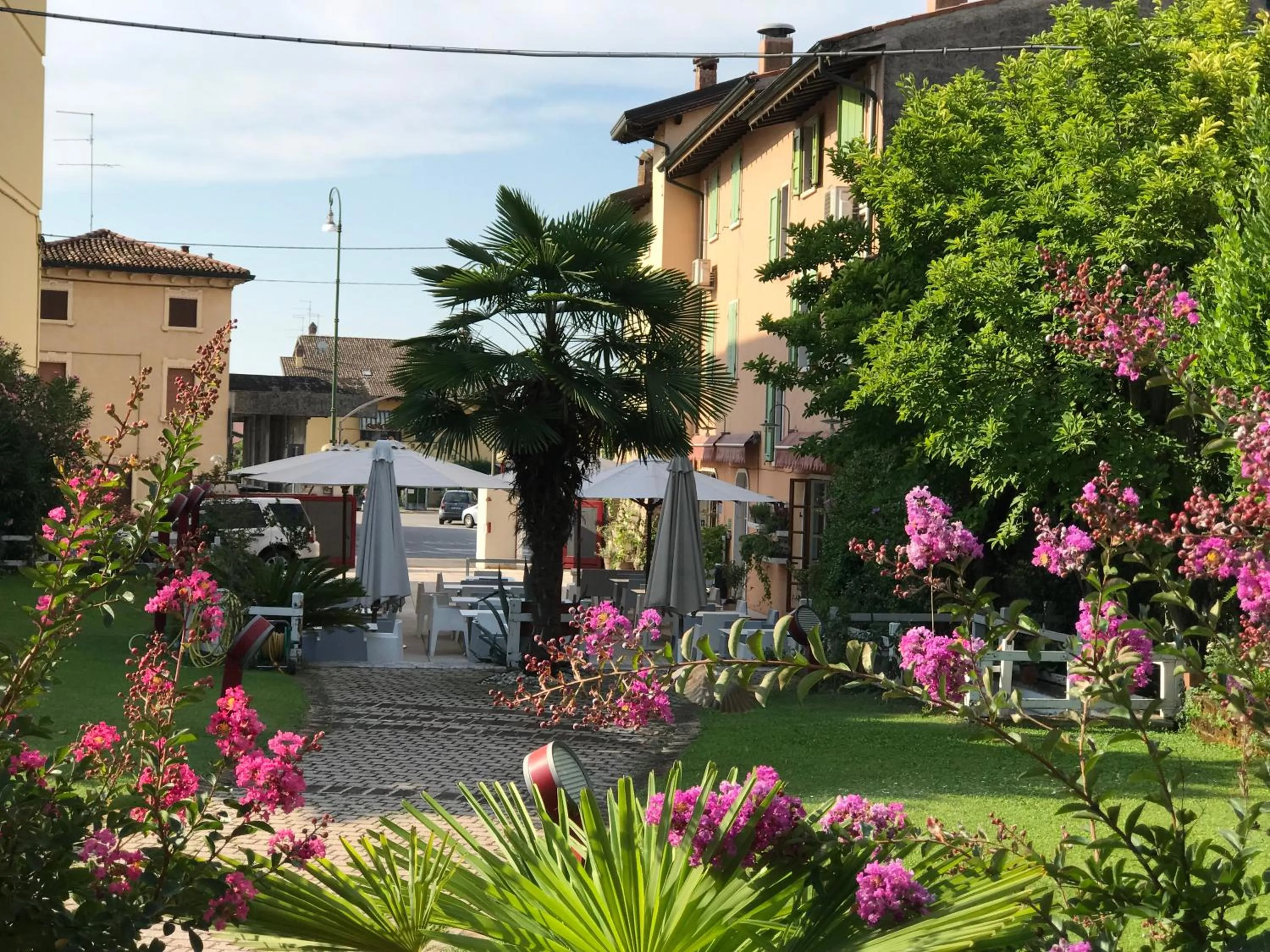 Garden view in Albergo Al Cacciatore Tortellinando