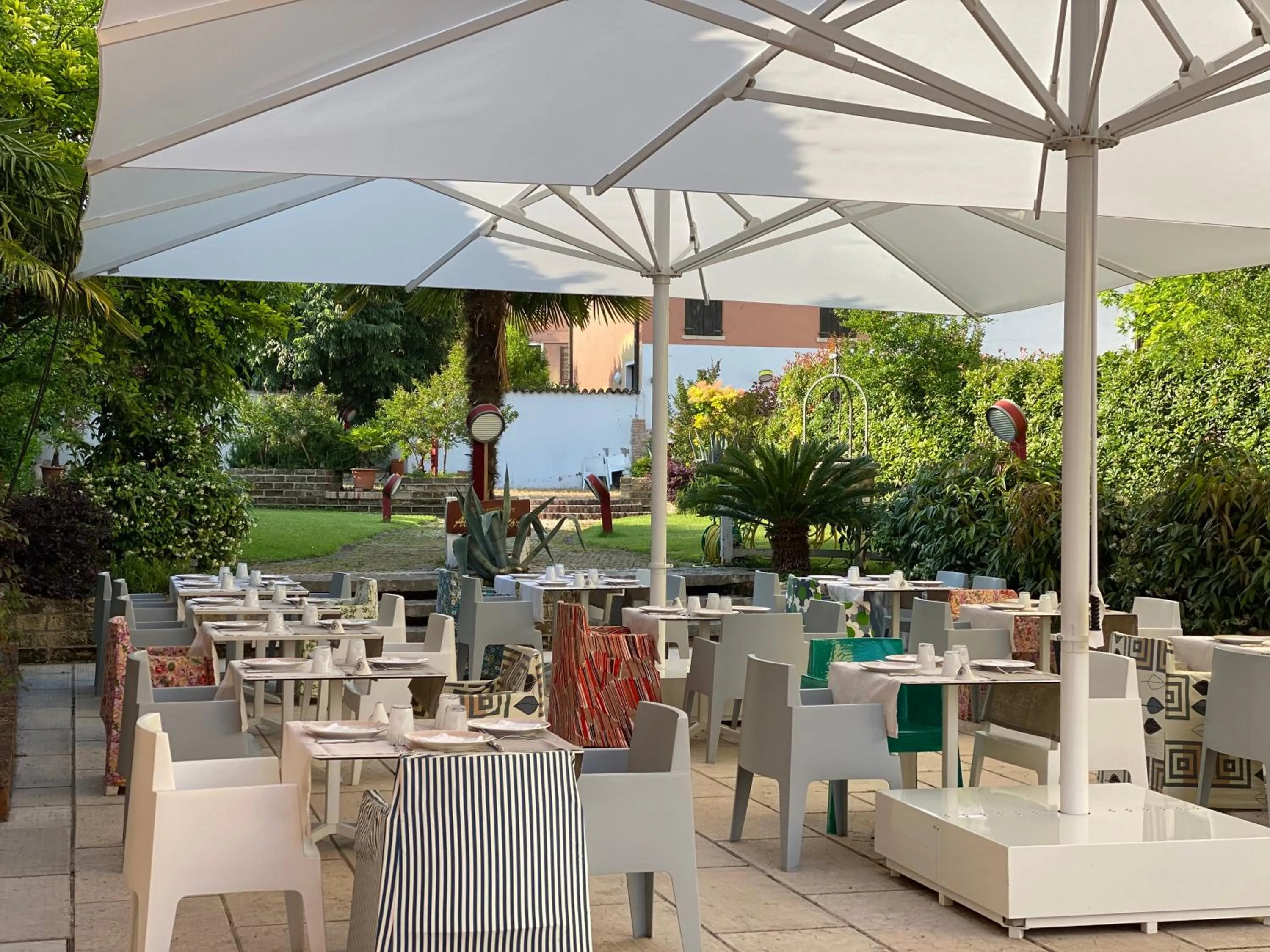 Restaurant/places to eat in Albergo Al Cacciatore Tortellinando