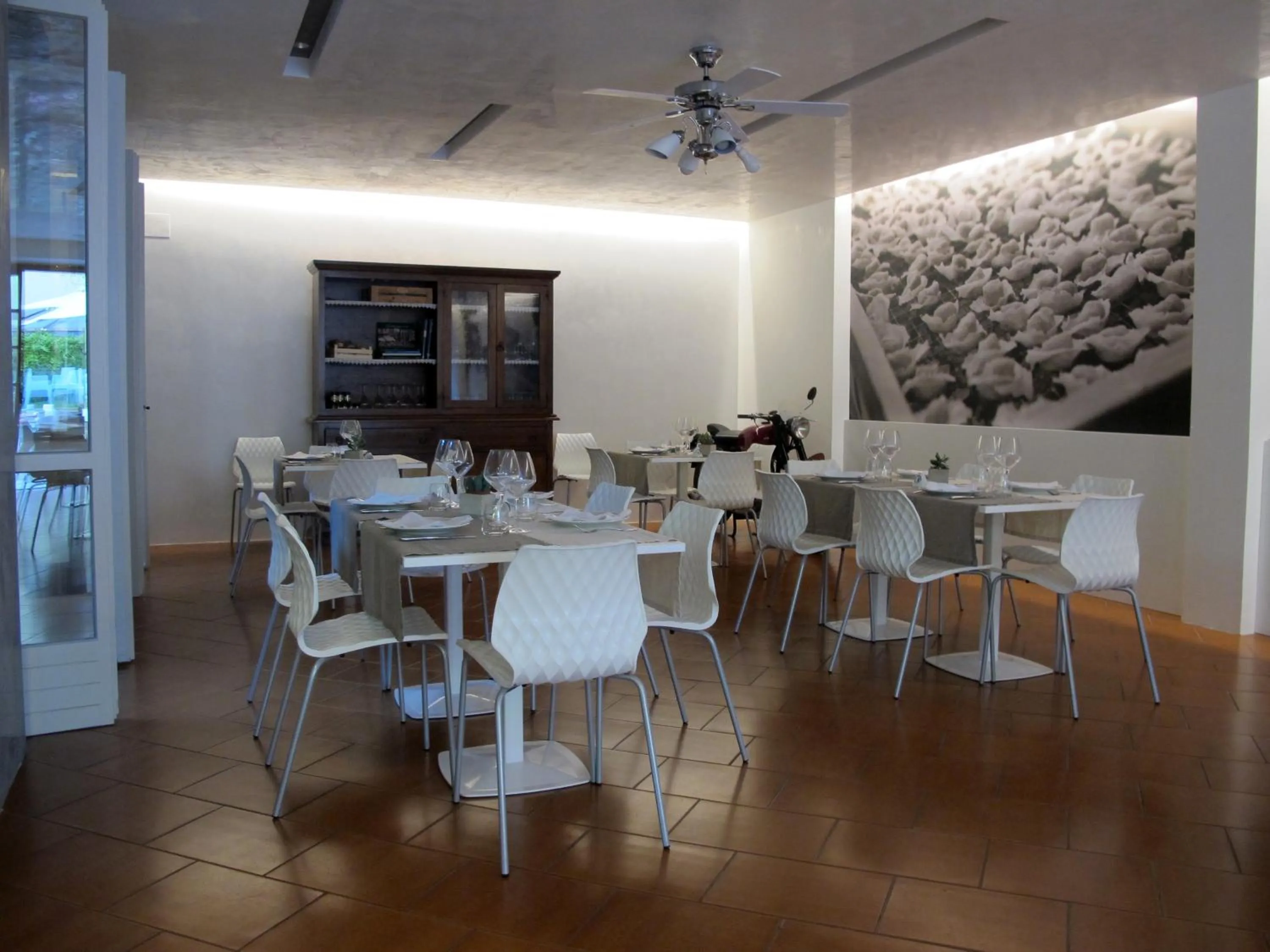 Restaurant/places to eat in Albergo Al Cacciatore Tortellinando