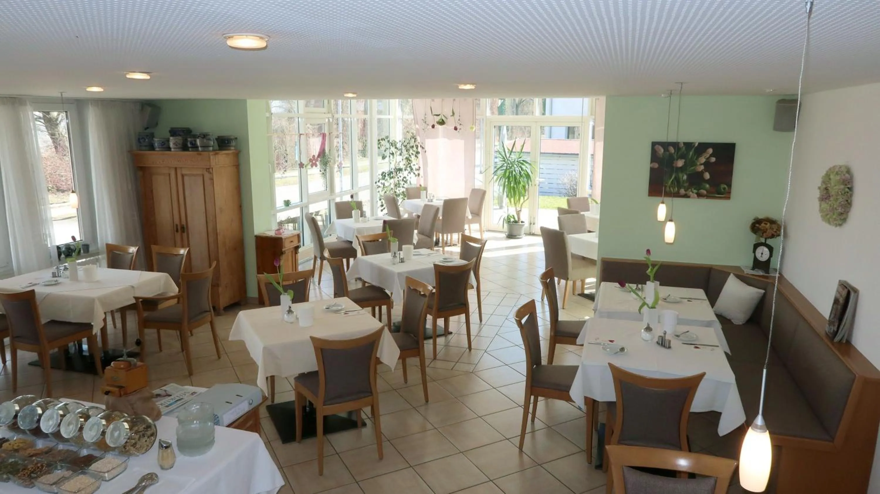 Restaurant/places to eat in Hotel Christine