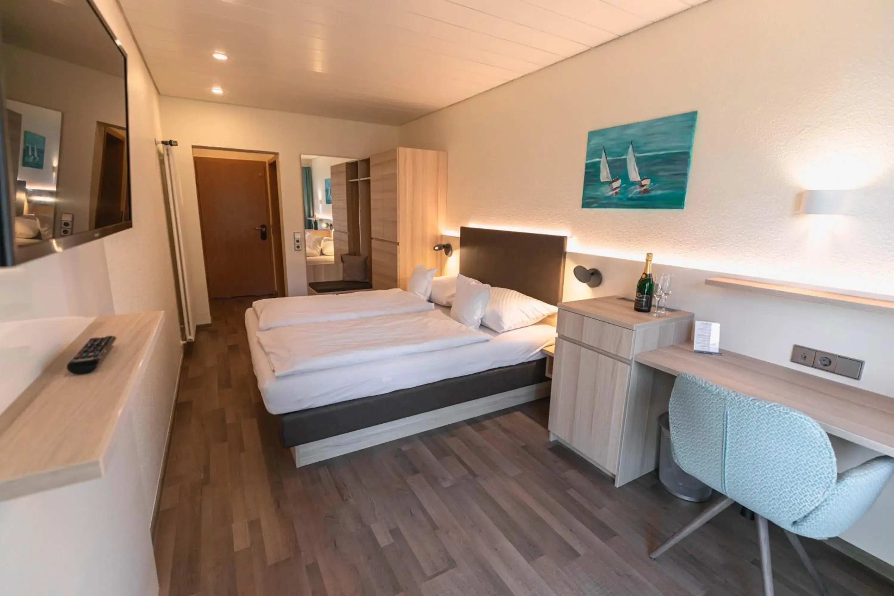 Small Double Room with Queen Bed - single occupancy in Hotel Christine Small Double Room with Queen Bed - single occupancy in Hotel Christine