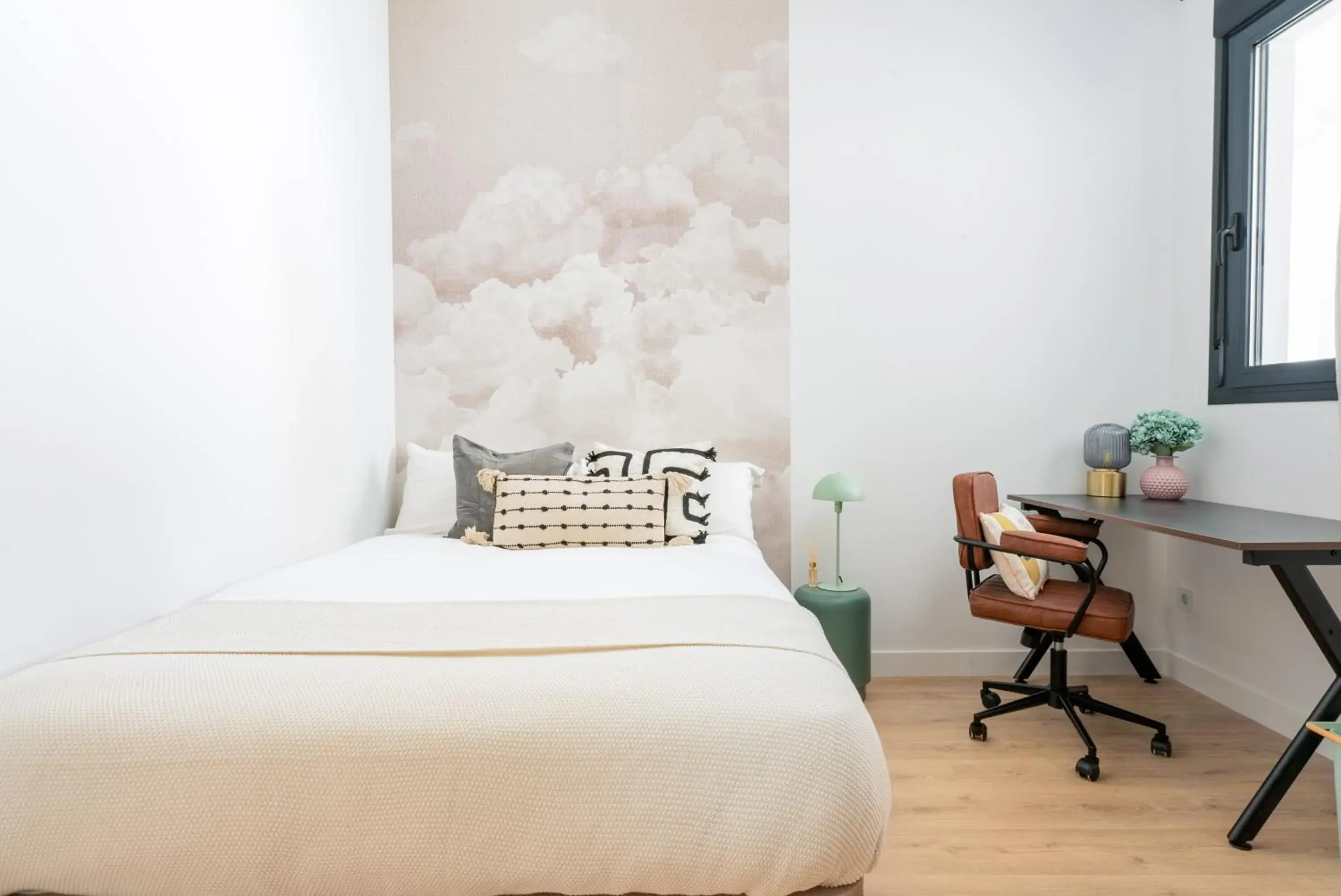 Single Room with Shared Bathroom in Live It Malaga Single Room with Shared Bathroom in Live It Malaga