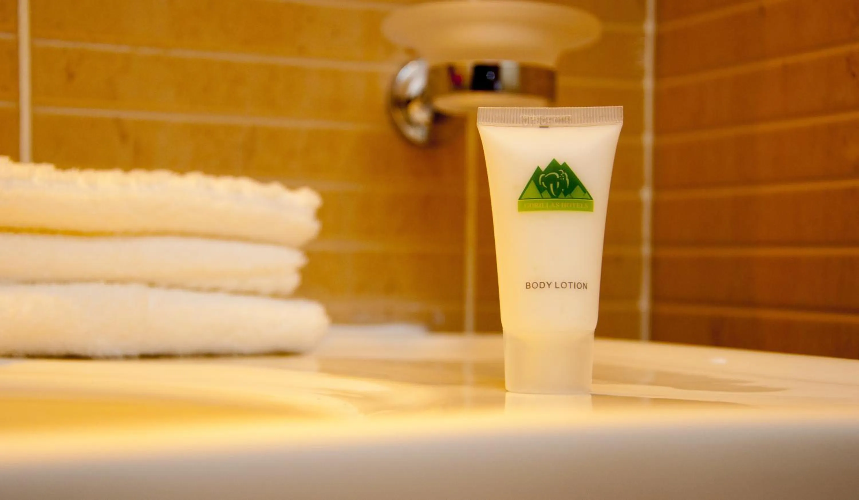 Bathroom in Gorillas Golf Hotel