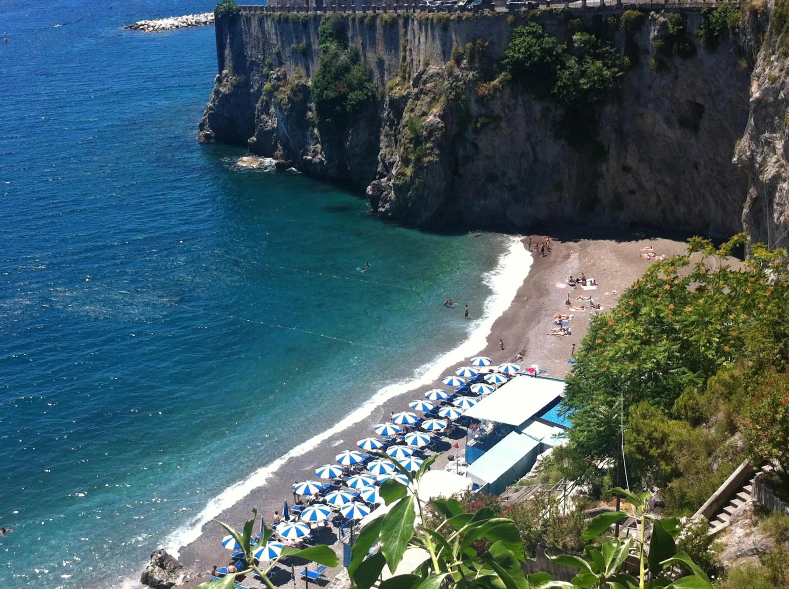 Beach in b&b I Limoni