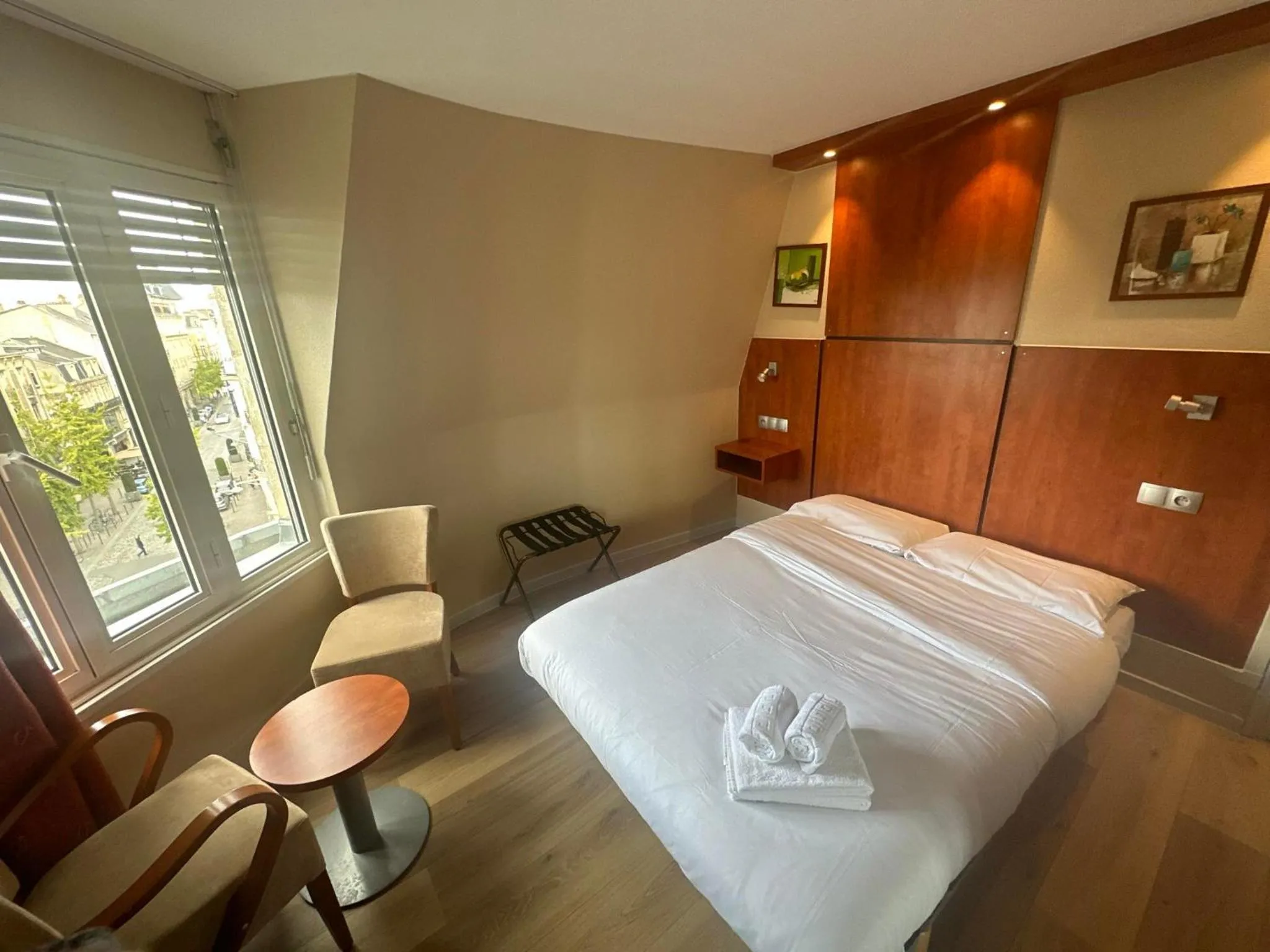 Bed in Hôtel Victoria