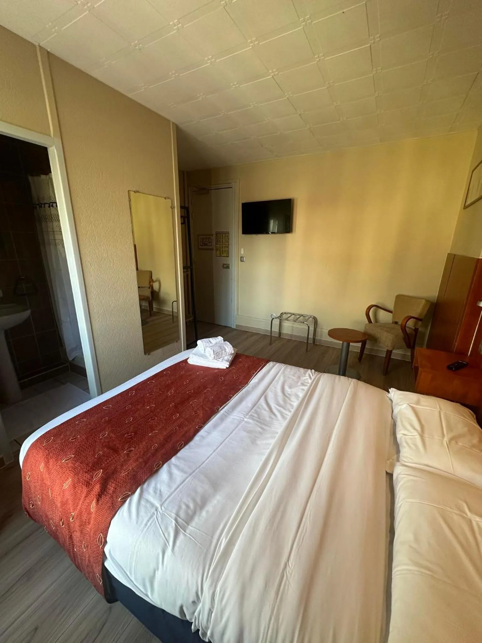 Bed in Hôtel Victoria