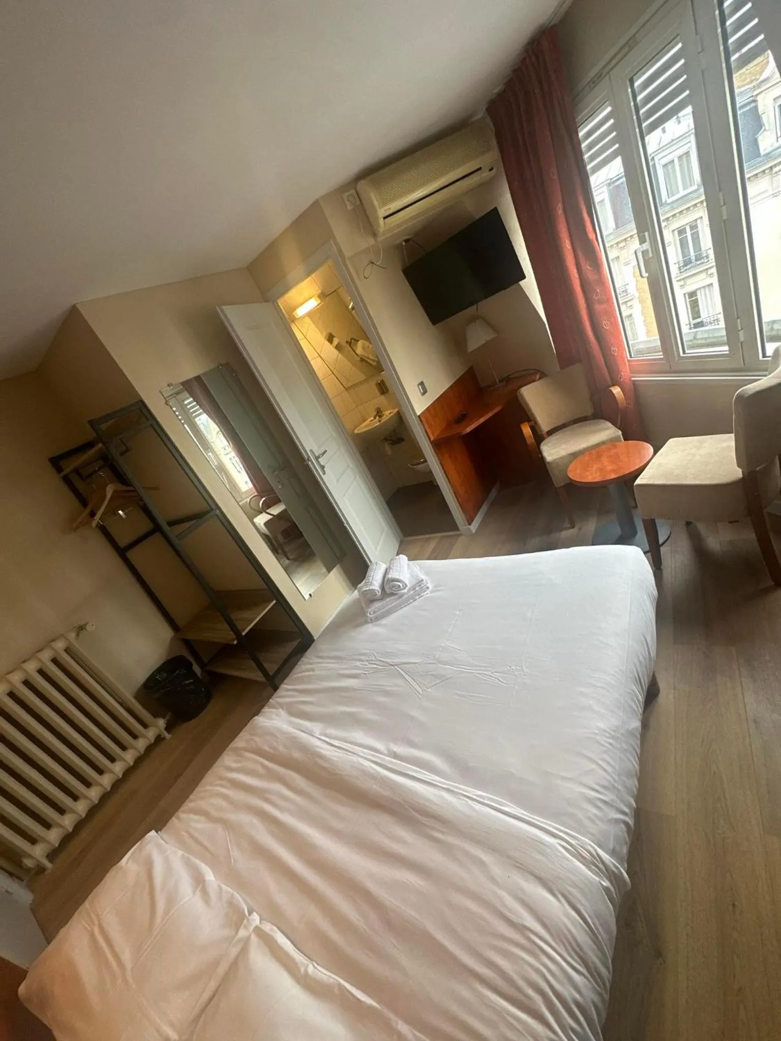Bed in Hôtel Victoria