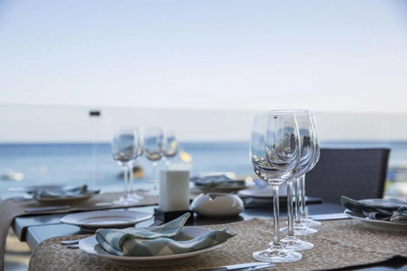 Restaurant/places to eat in Mare Blue Hotel