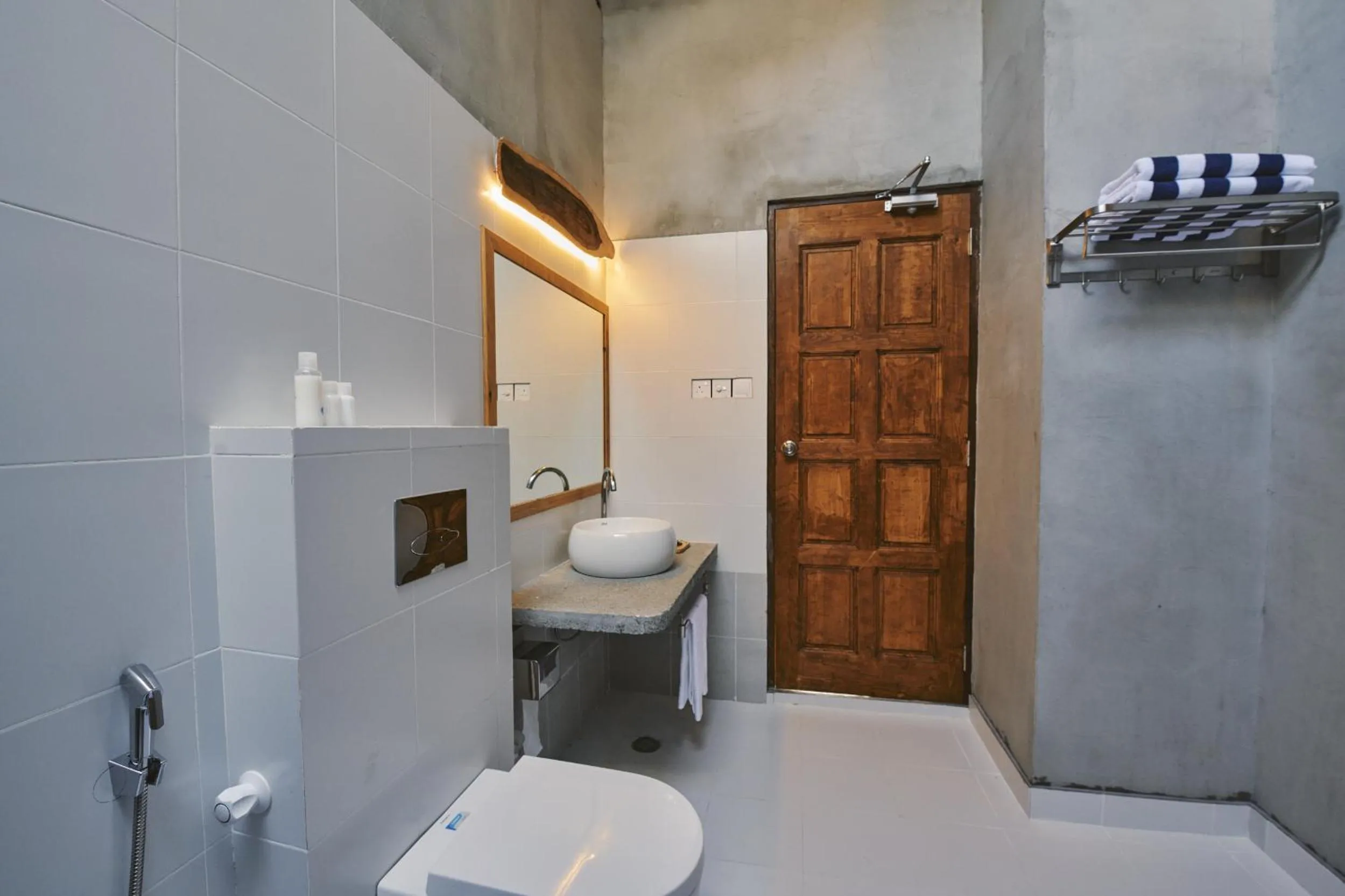 Araaik Beach Village