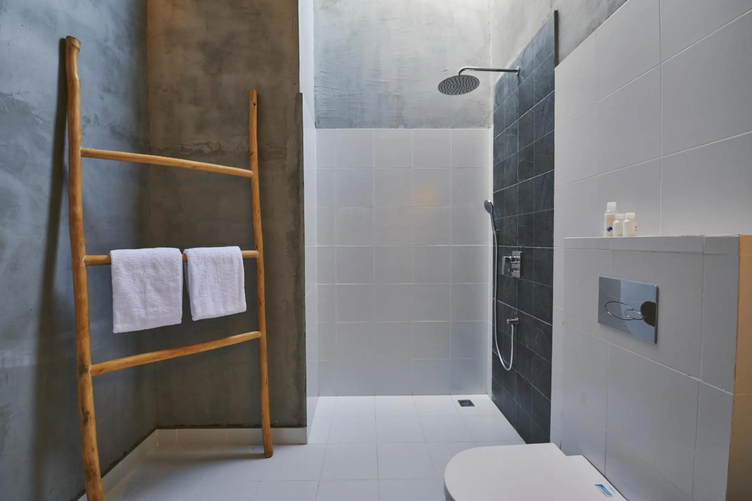 Araaik Beach Village