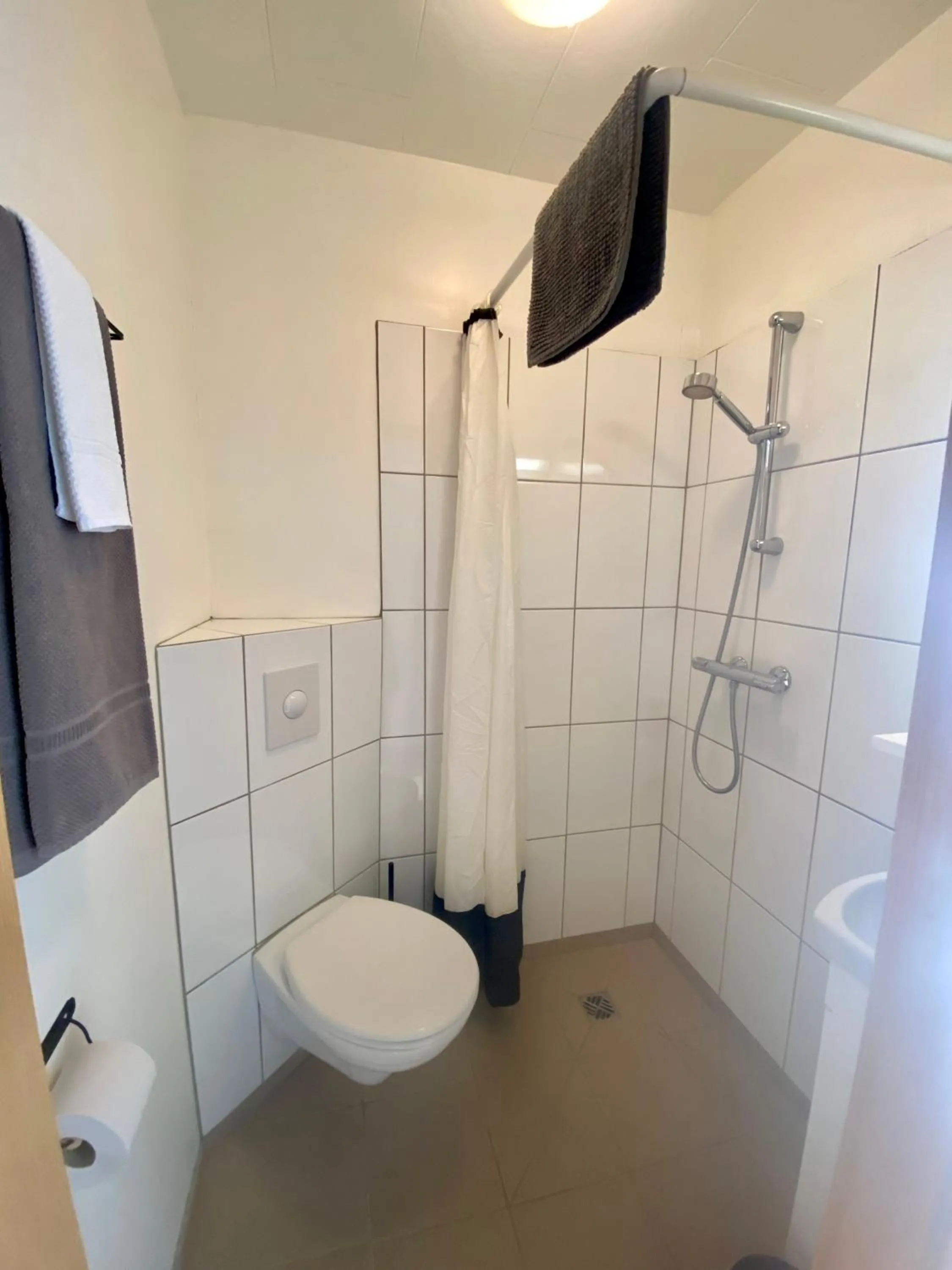 Shower in North West Restaurant & Guesthouse