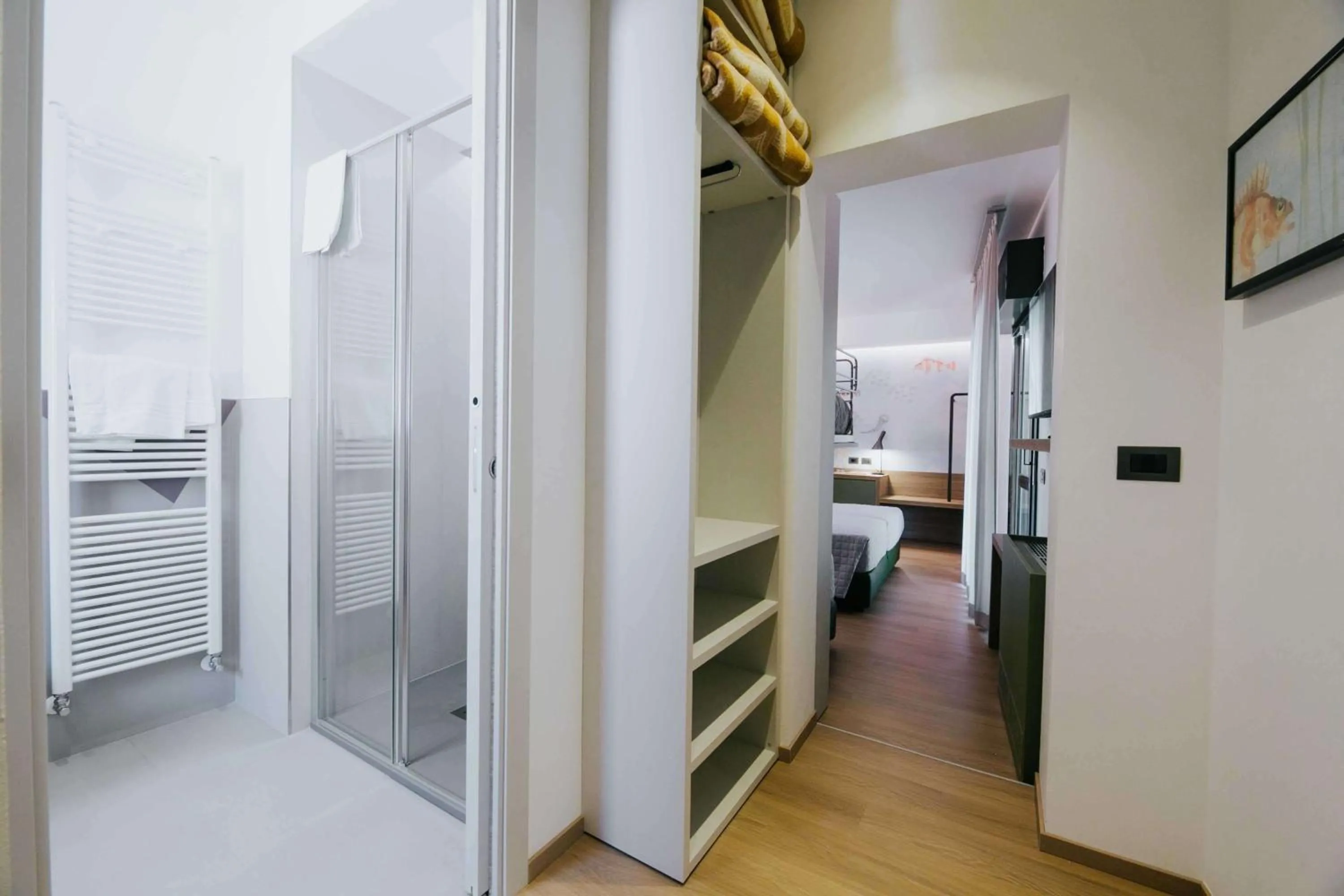 wardrobe, Bed in Hotel La Serena