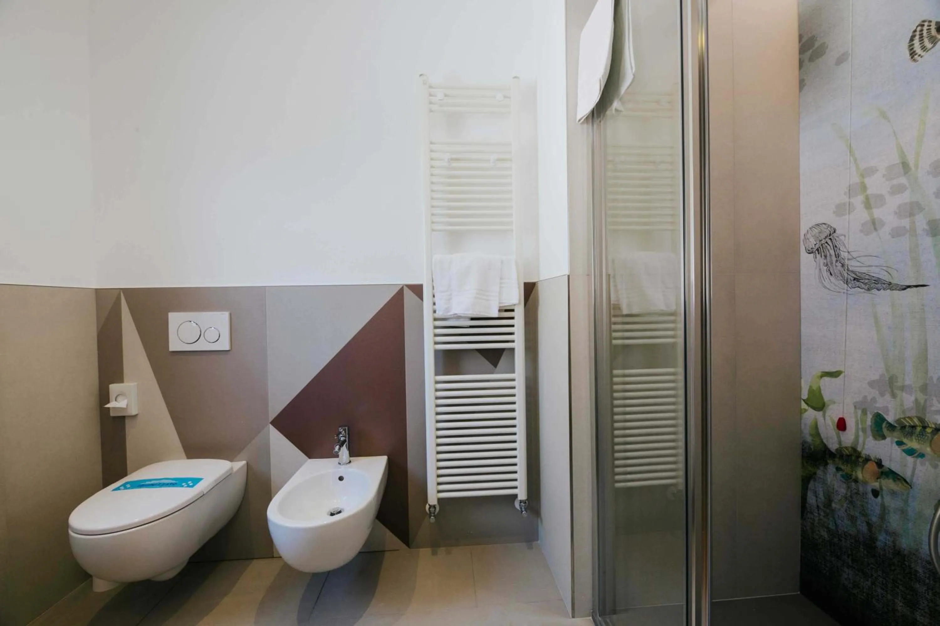 Shower in Hotel La Serena