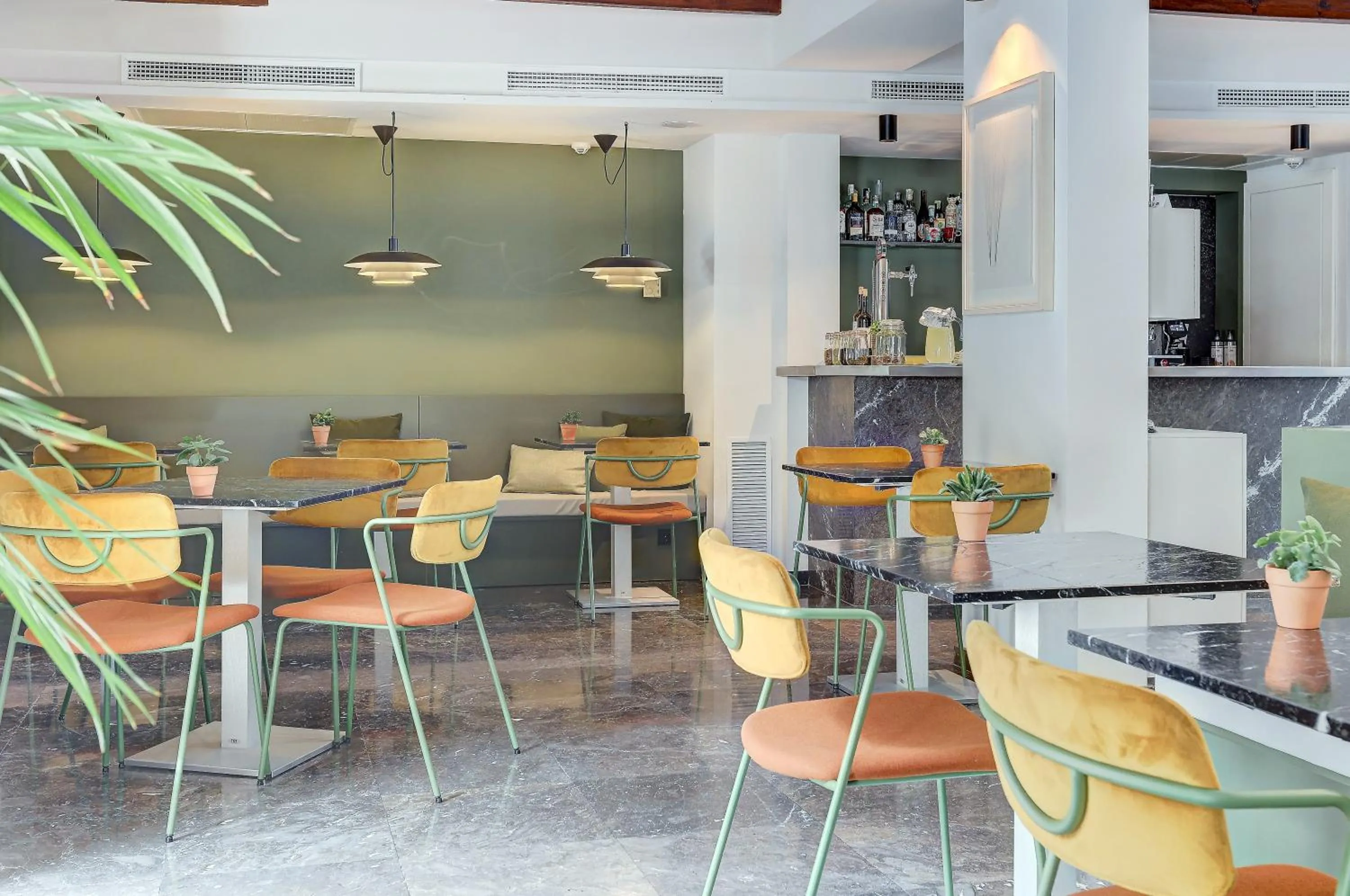 Restaurant/places to eat in Desbrull