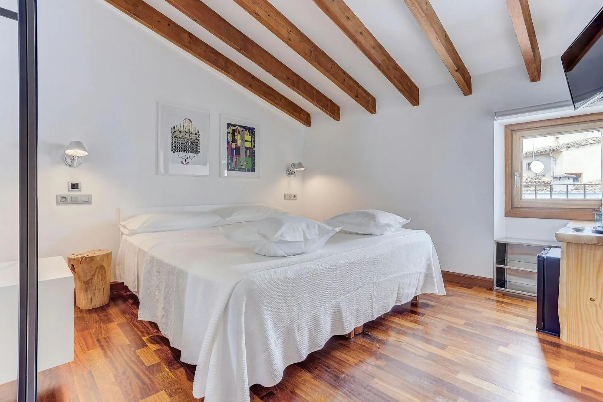 Decorative detail, Bed in Desbrull