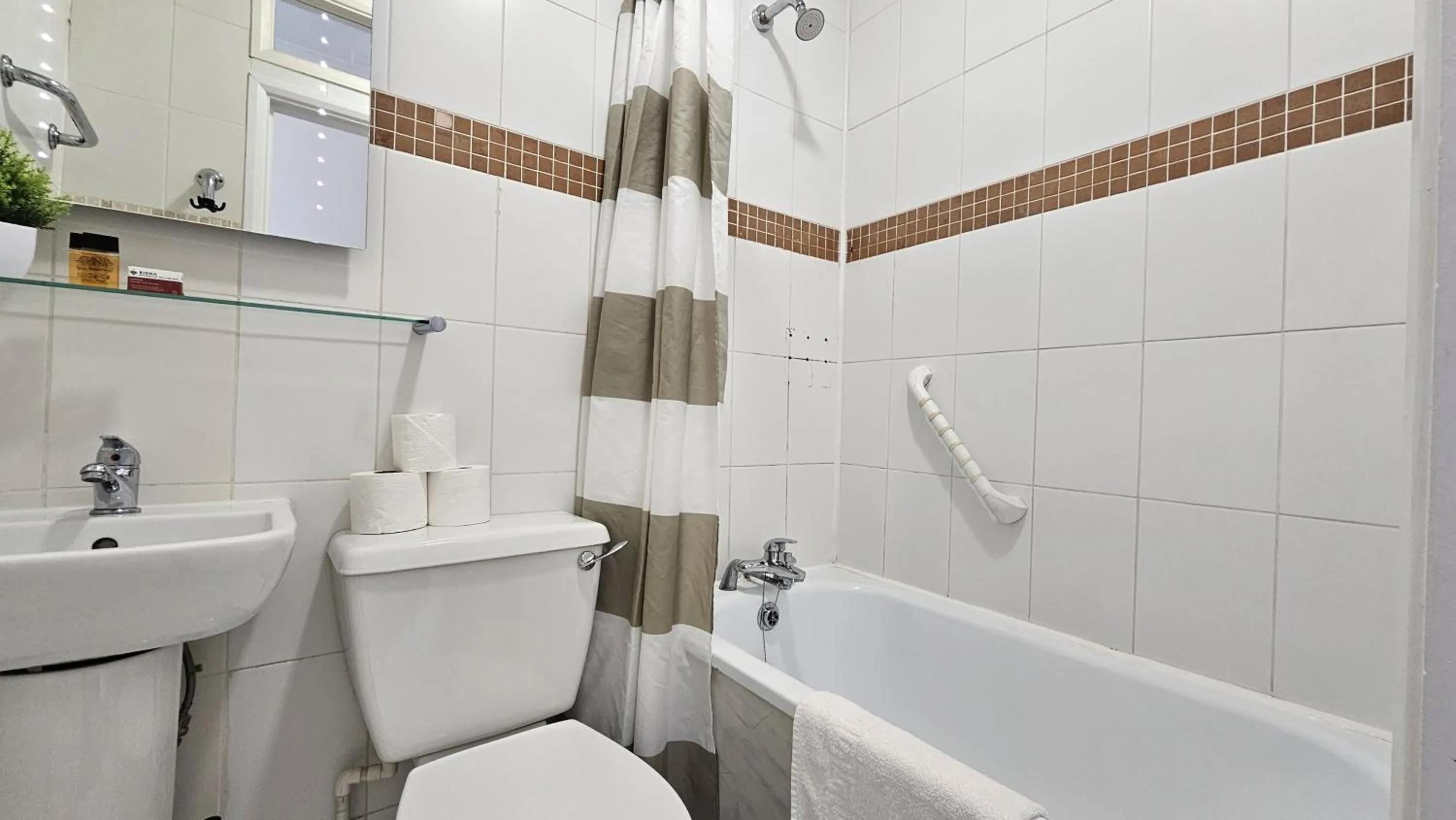 Family Studio in Central Studios & Ensuite Rooms! - Camberwell