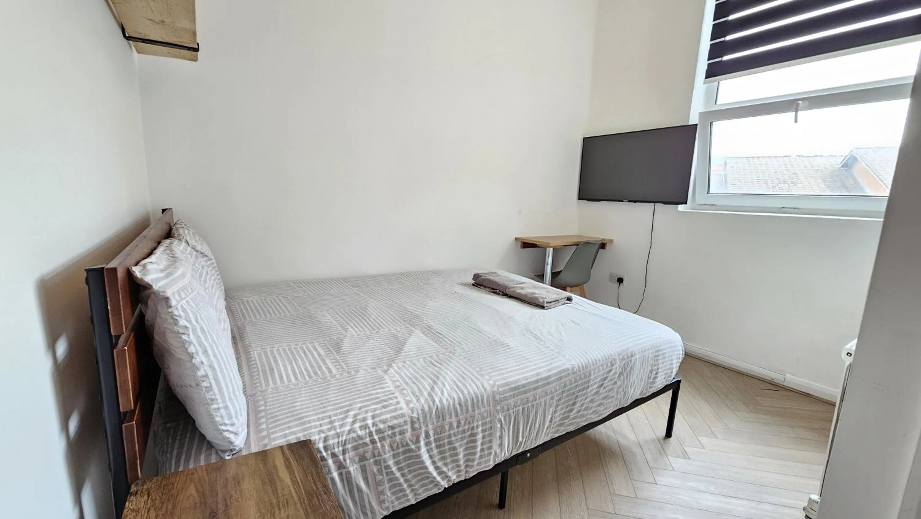 Deluxe King Room in Central Studios & Ensuite Rooms! - Camberwell