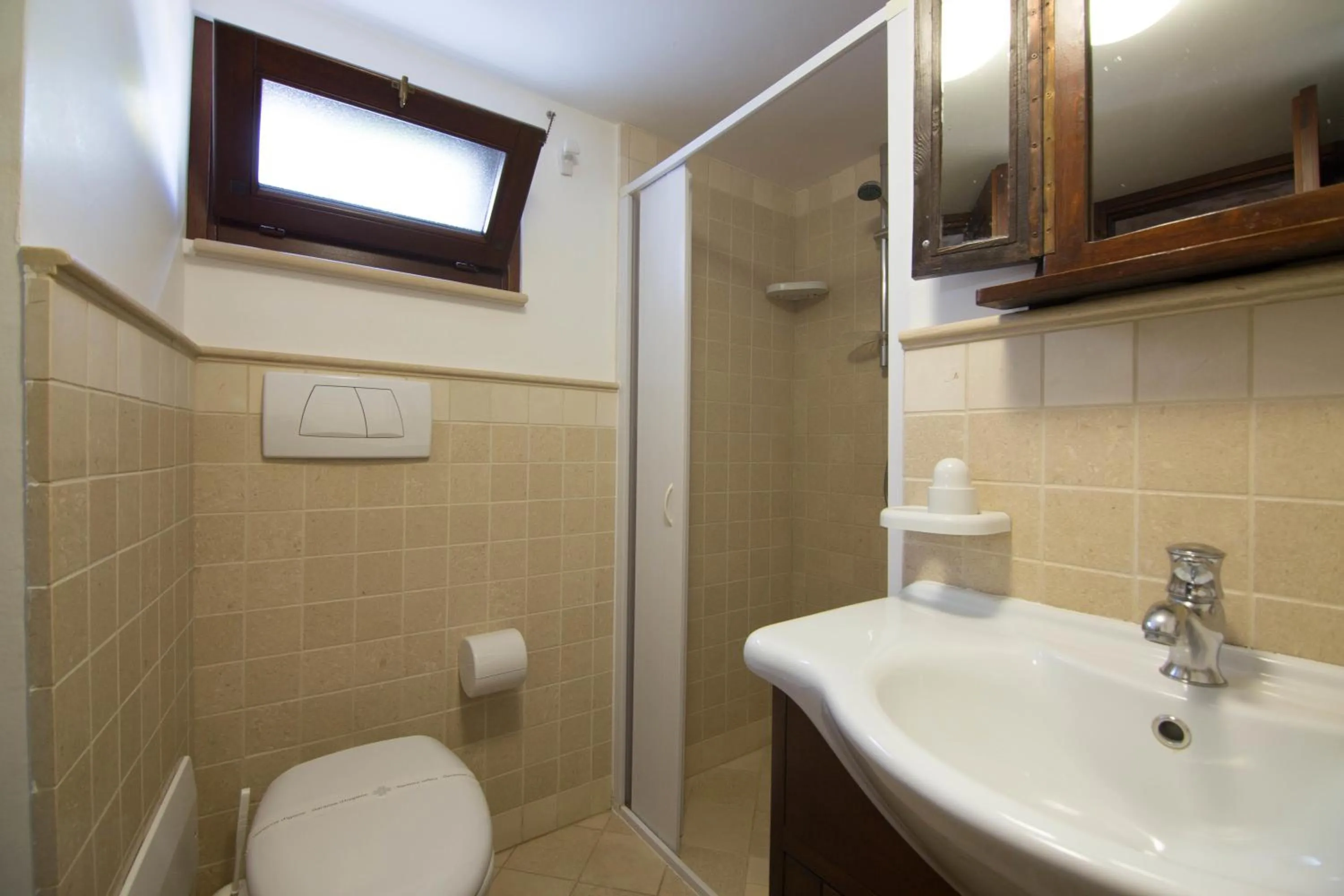 Shower in Bed and Breakfast Trulli San Leonardo