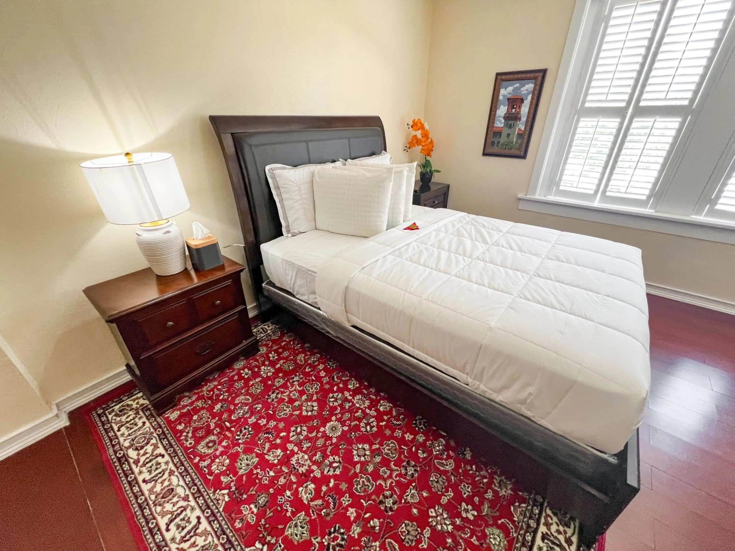 Bed in Artisan Downtown