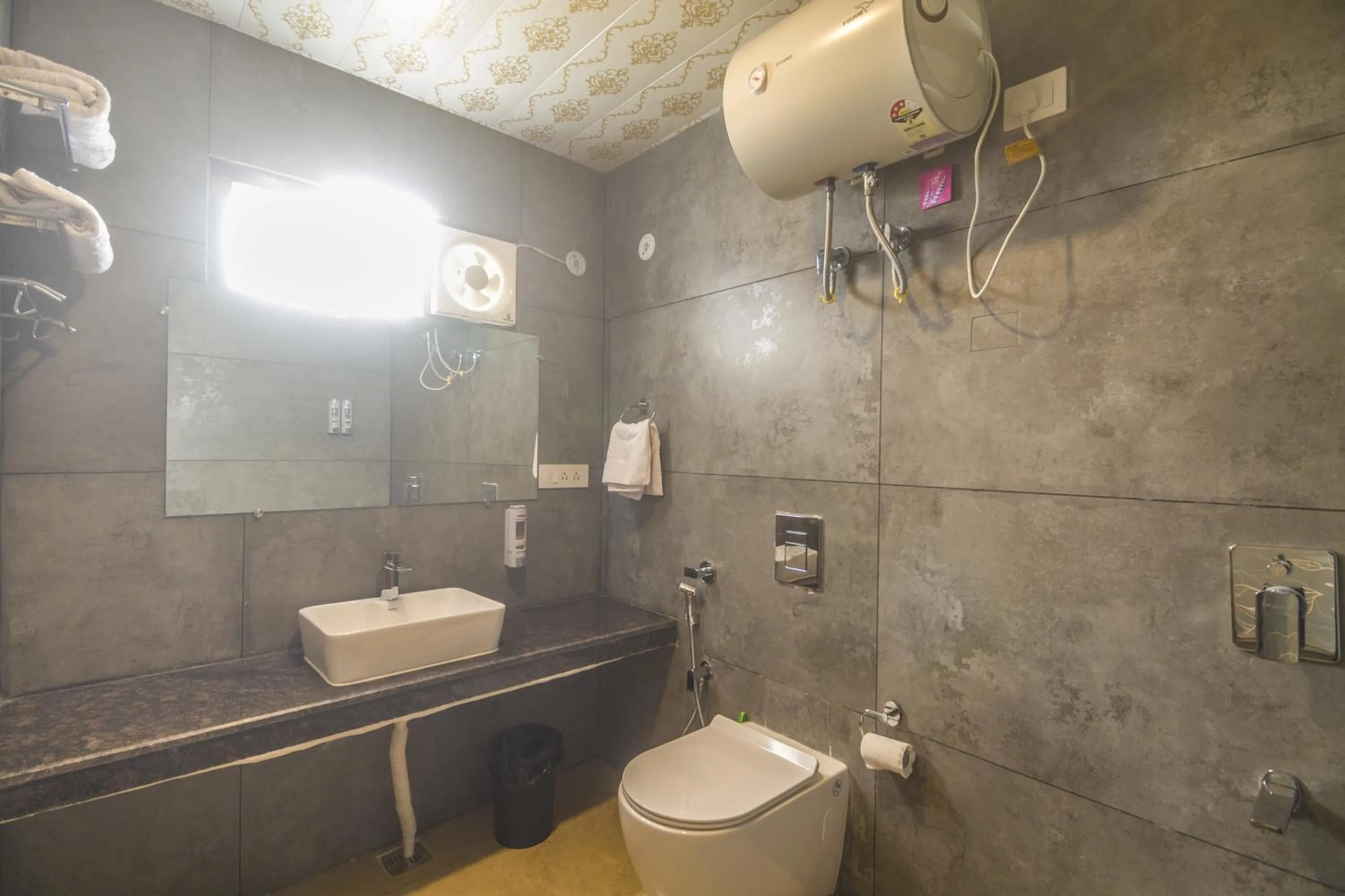 Bathroom in WOW STAYZ2 Hotel The Lodge