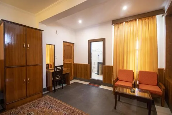 Seating area in WOW STAYZ2 Hotel The Lodge